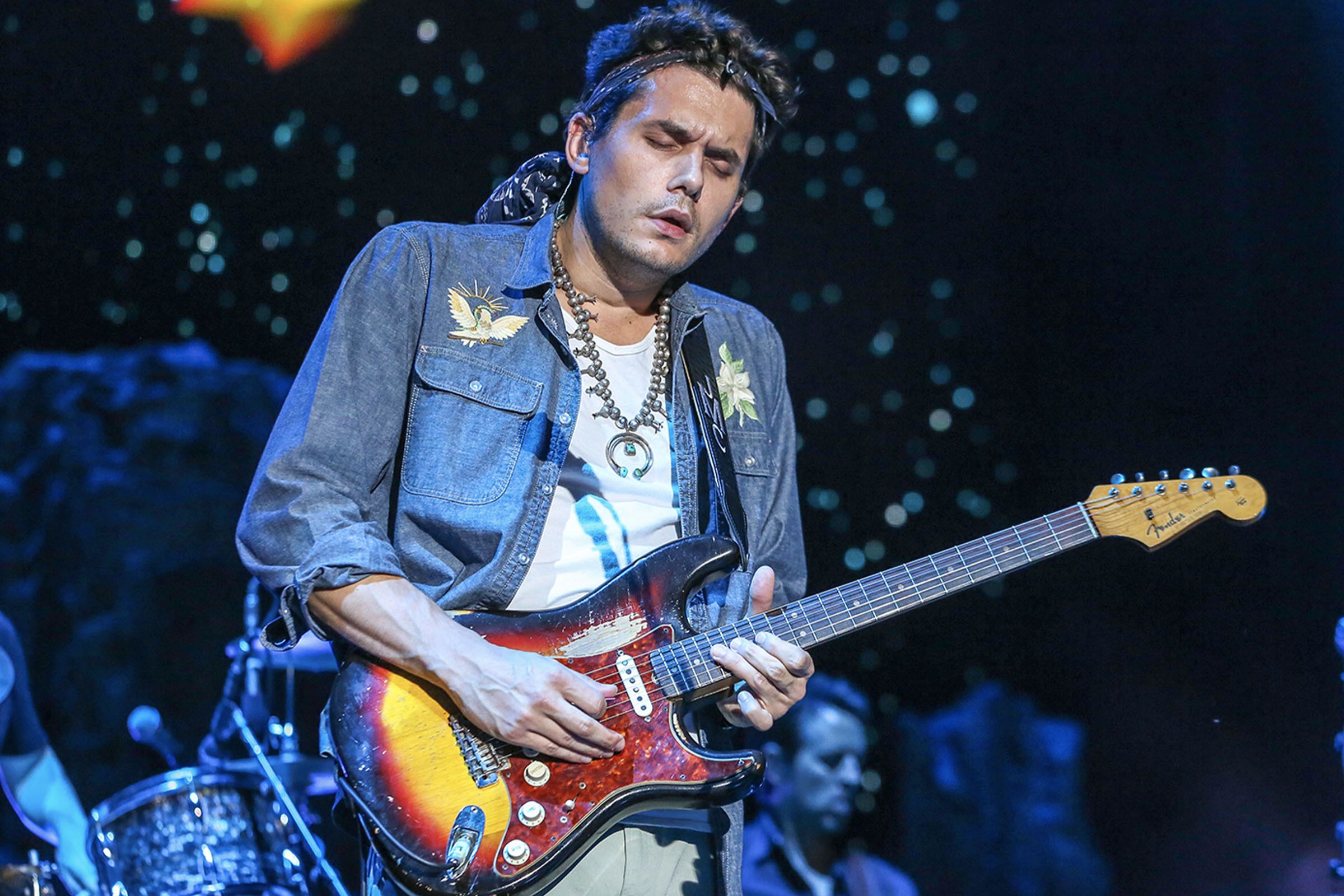 John Mayer Talks Supreme, Louis Vuitton, Off-White, and How to Start a  T-Shirt Brand