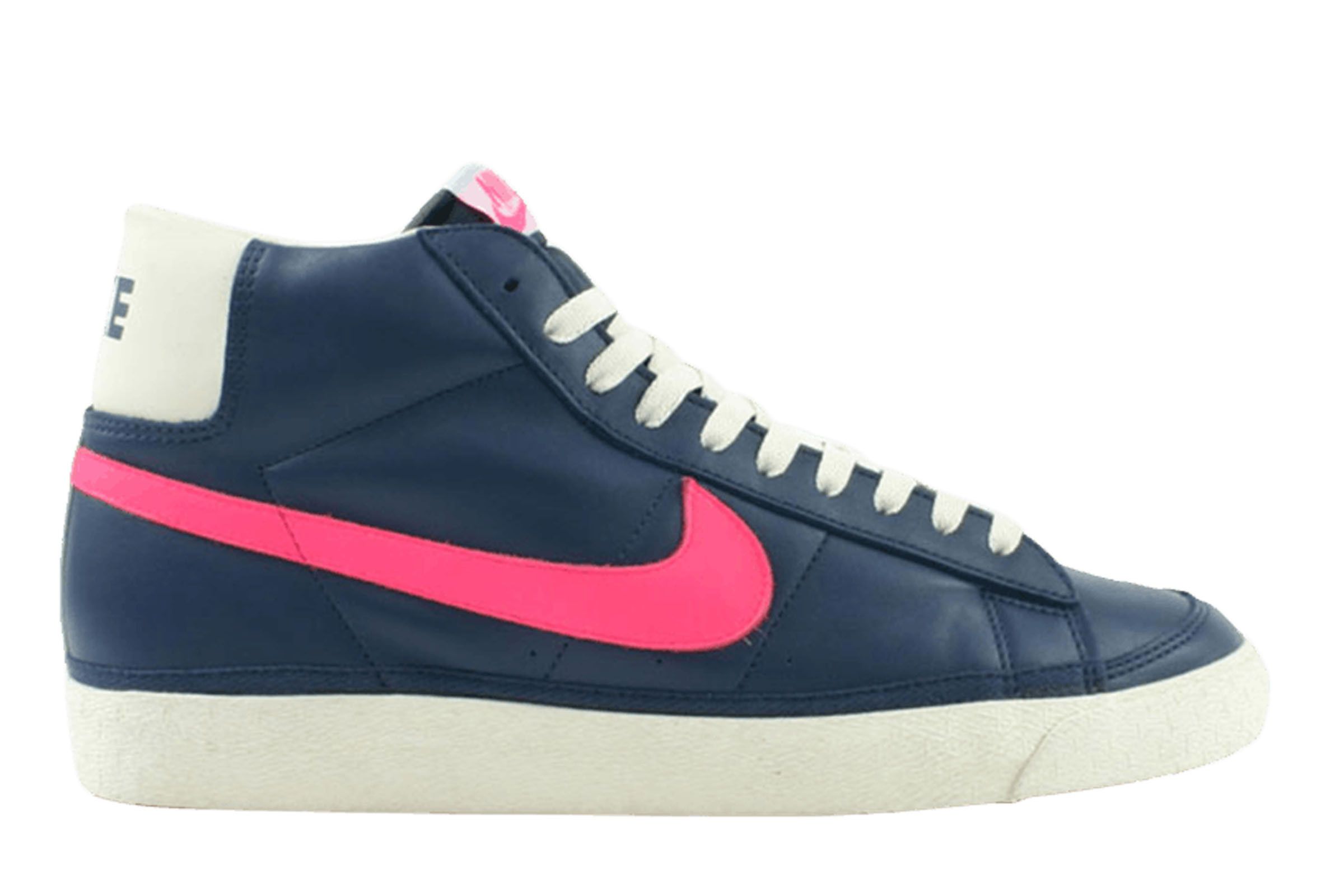 Stussy x Nike Blazer Mid (2002)