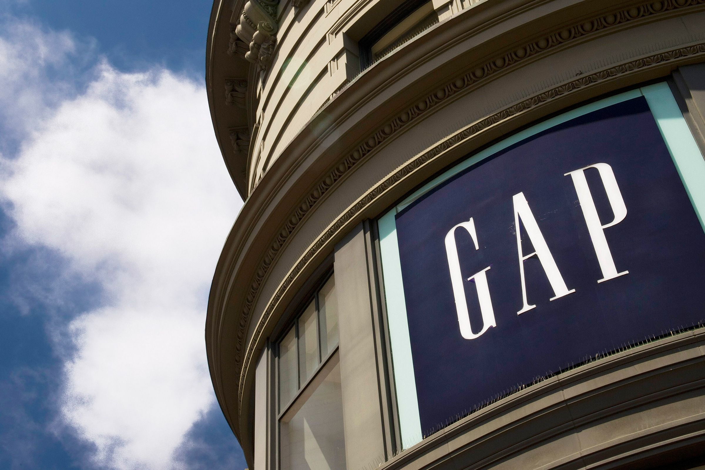 How Gap Ruled the '90s | Grailed