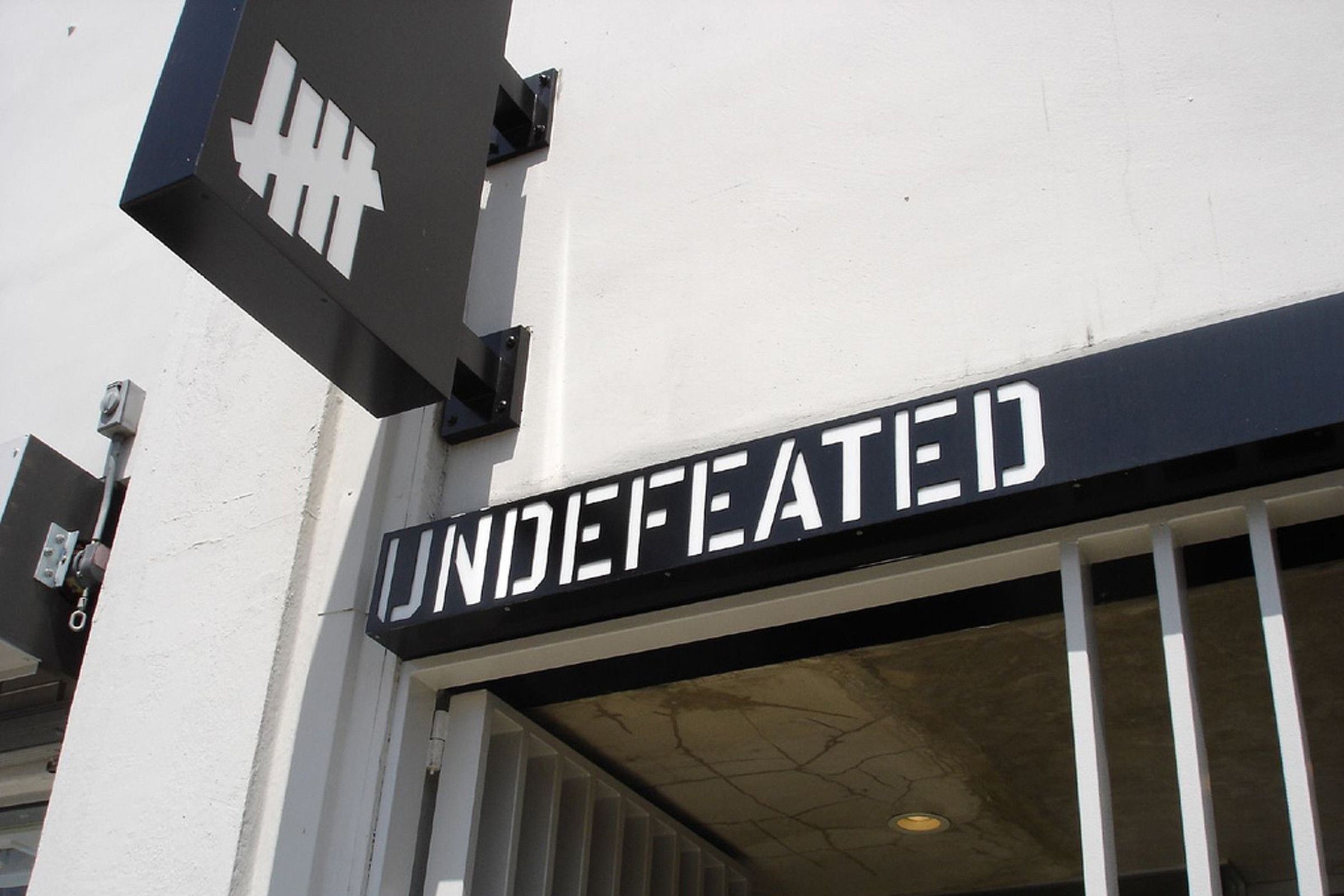 Undefeated Clothing for Men | Grailed