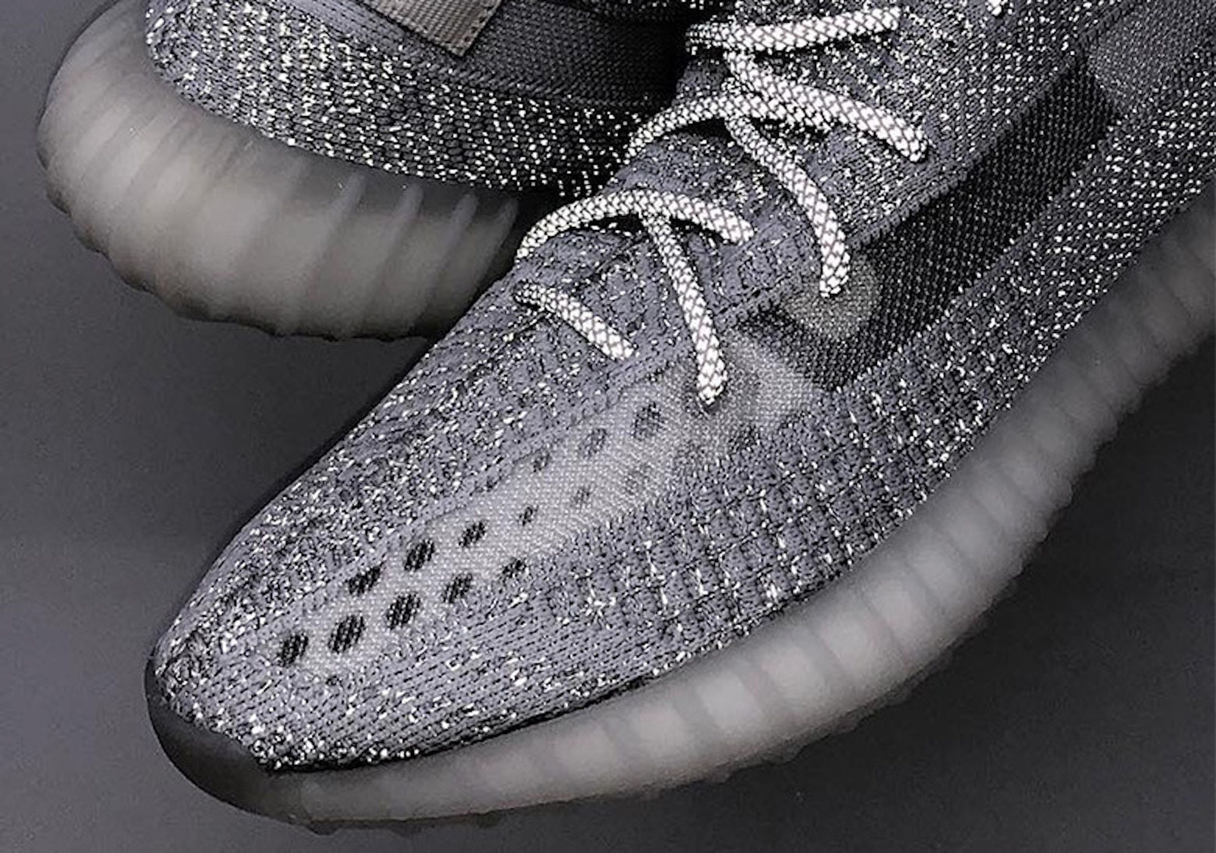 Static reflective yeezy v2 online