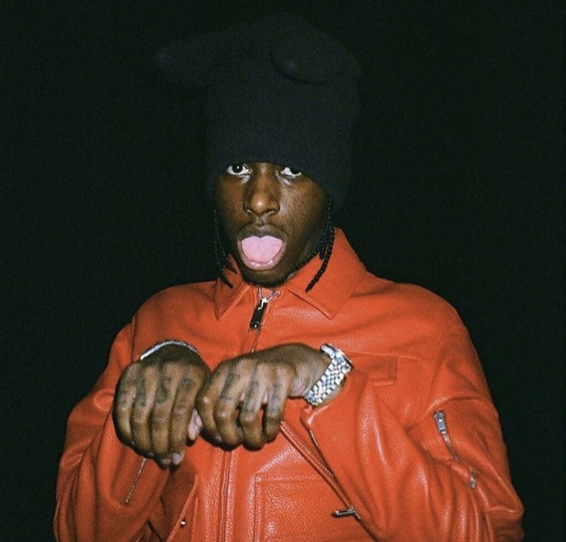 Grailed profile picture for @bennet