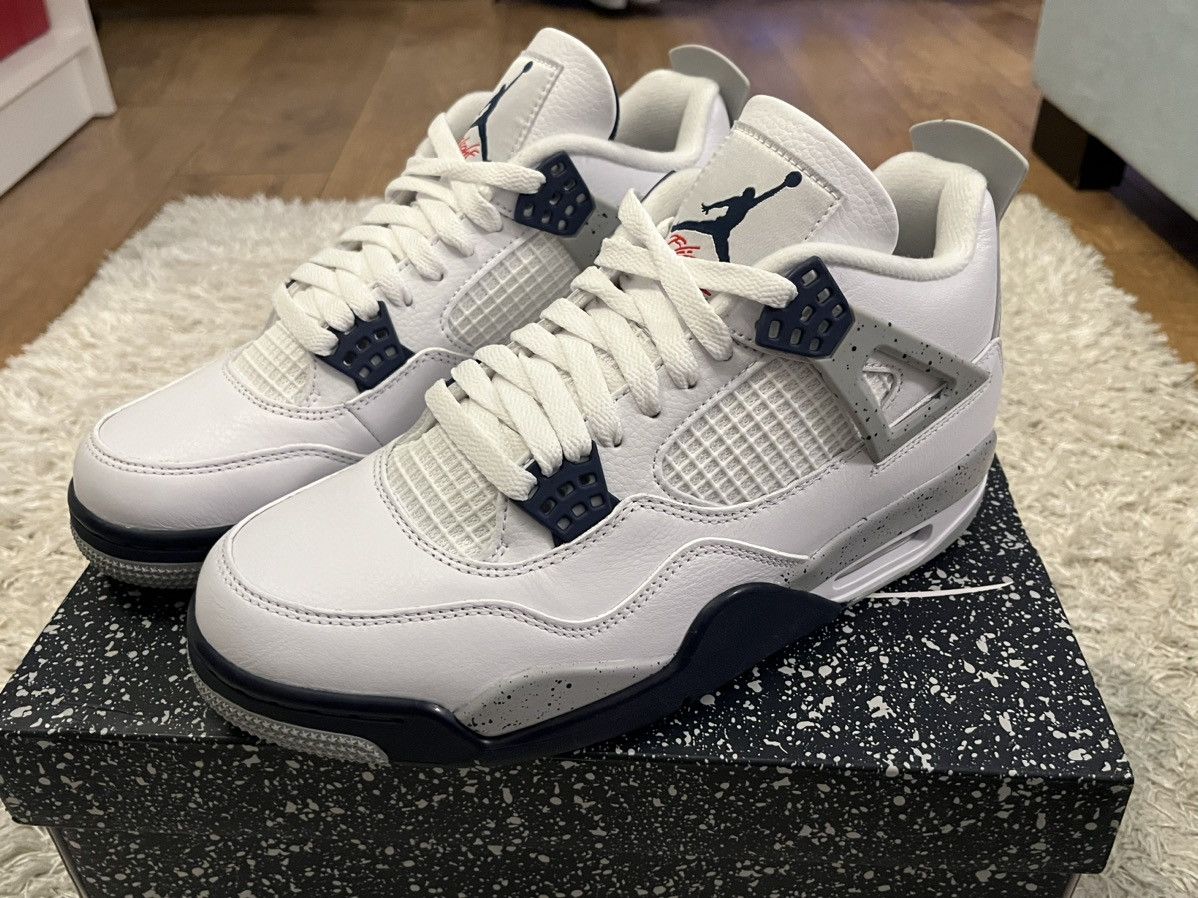 image of Jordan Brand 4 Midnight Navy Shoes in White, Men's (Size 9)