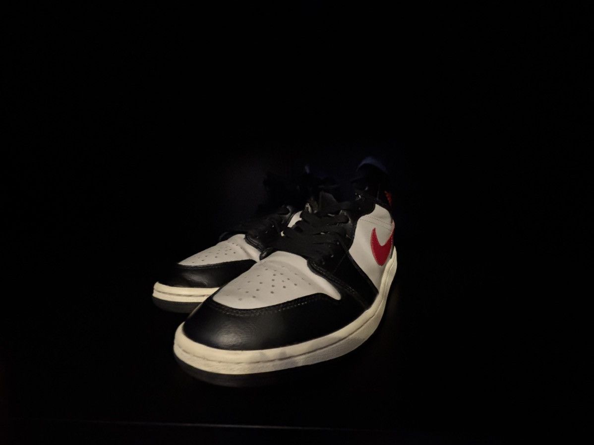 Nike Air Jordan 1 Women’s Size US 10.5 / IT 40.5 - 5 Thumbnail