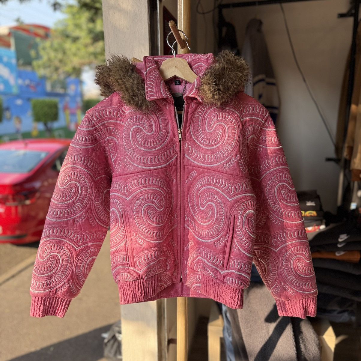 Other Vintage 1990s Leather Embroidered Pink Bomber Jacket Size M / US 6-8 / IT 42-44 - 1 Thumbnail
