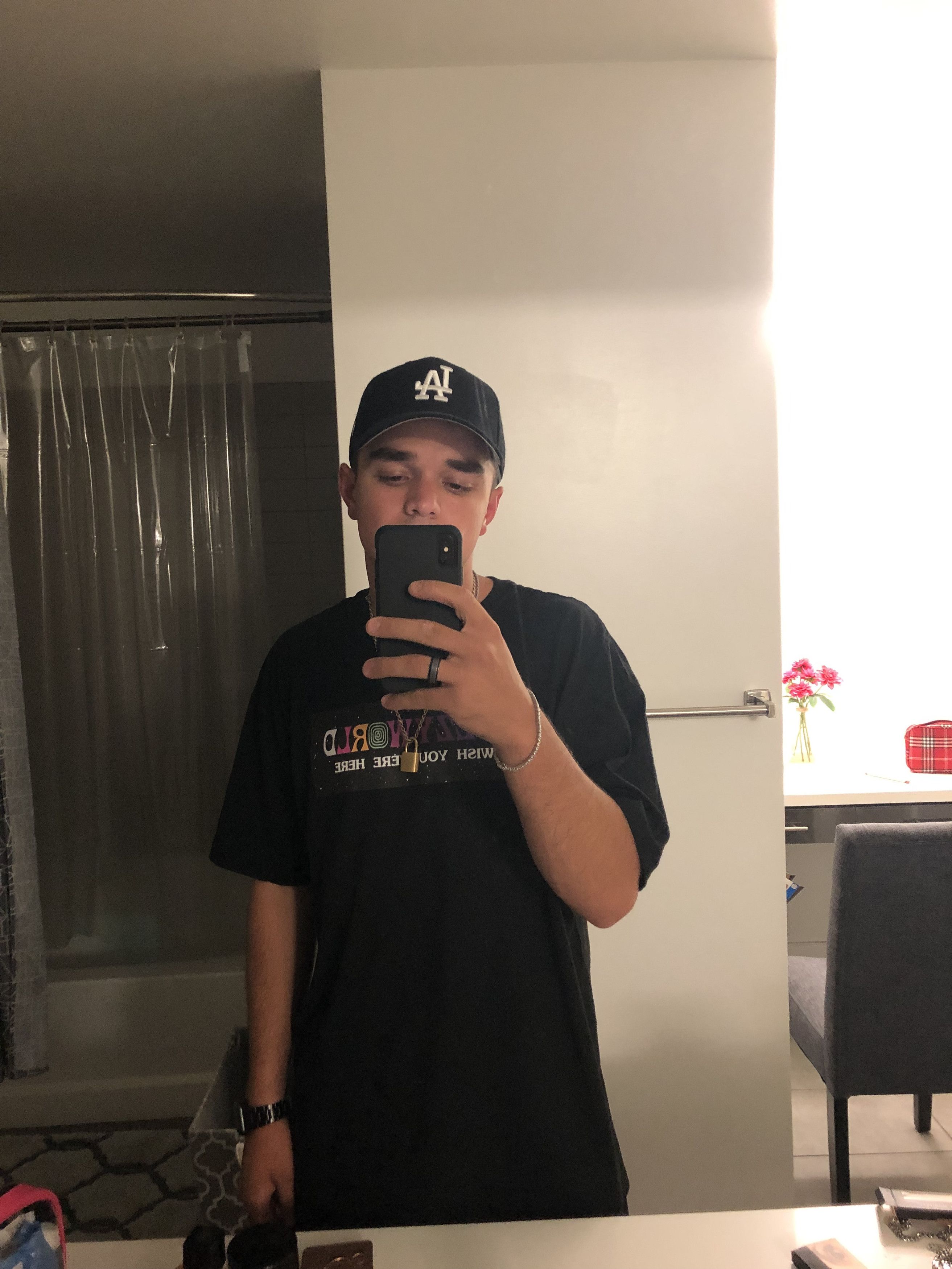 Grailed profile picture for @holland