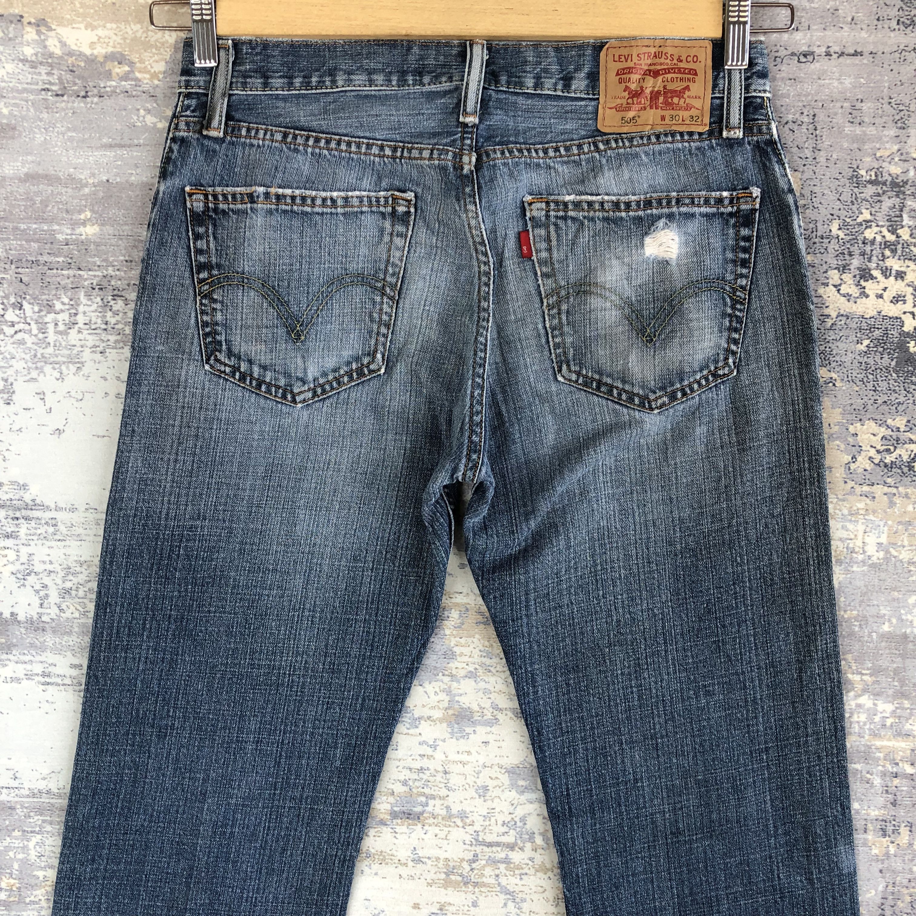 Levi's Vintage Levis 505 Distressed Jeans Levi's 505 Faded Denim Size US 30 / EU 46 - 4 Thumbnail