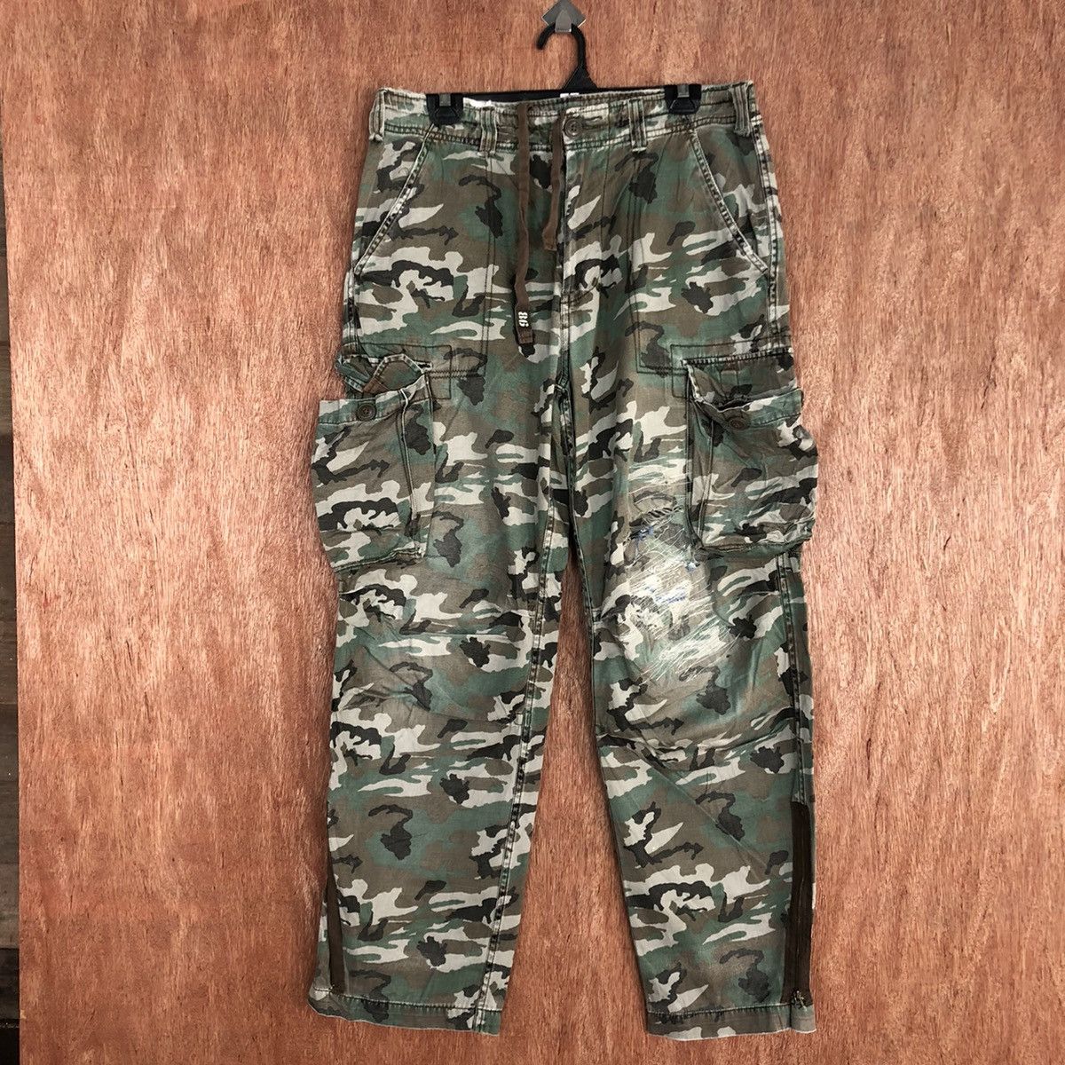 image of Real Crush Clothing - Vintage Camo Cargopant Multiplepocket, Men's (Size 31)