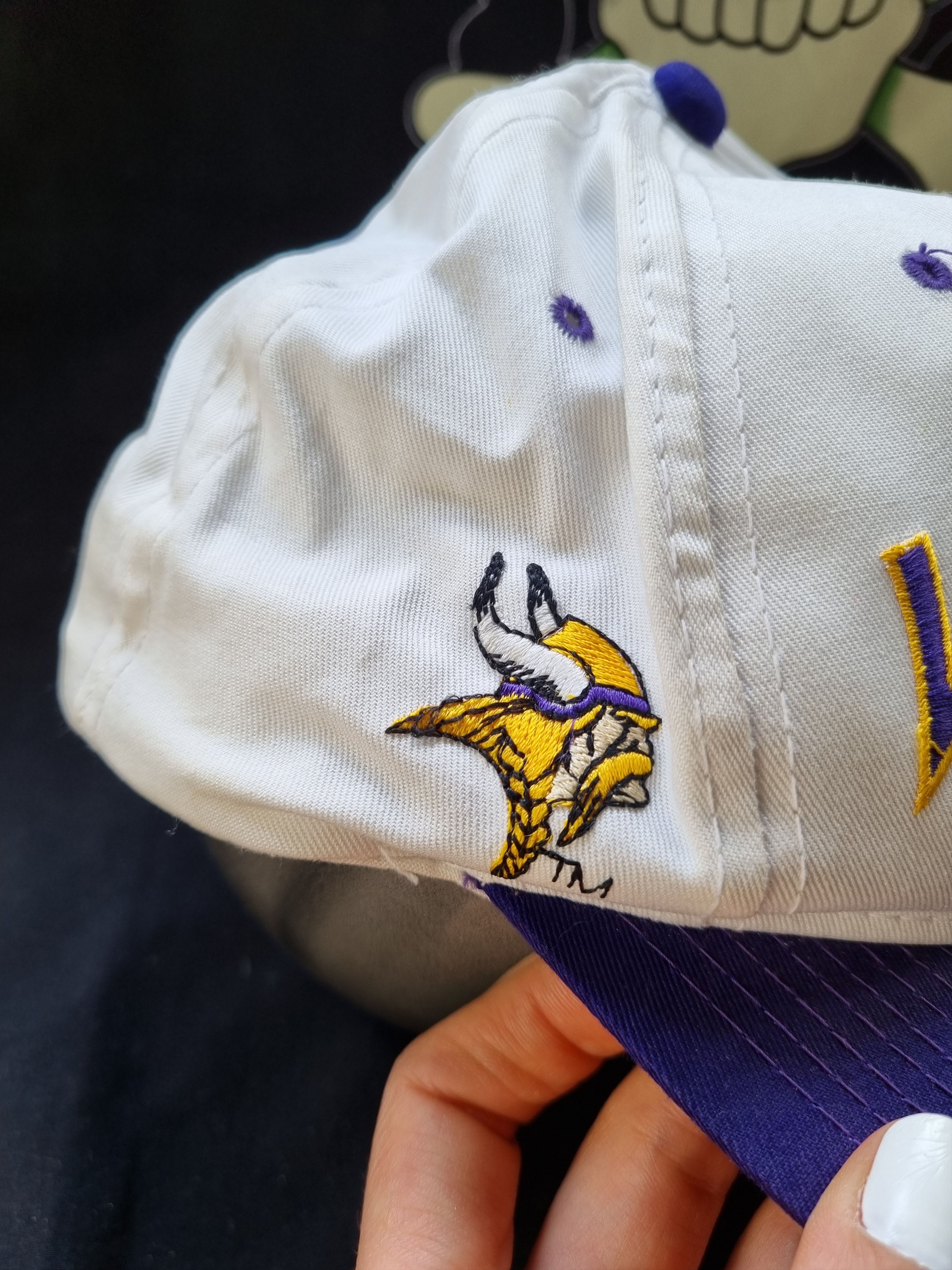 NFL × Sports Specialties × Vintage 90s Sport Specialties Embroidered NFL VIKINGS MINNESOTACap Size ONE SIZE - 6 Thumbnail