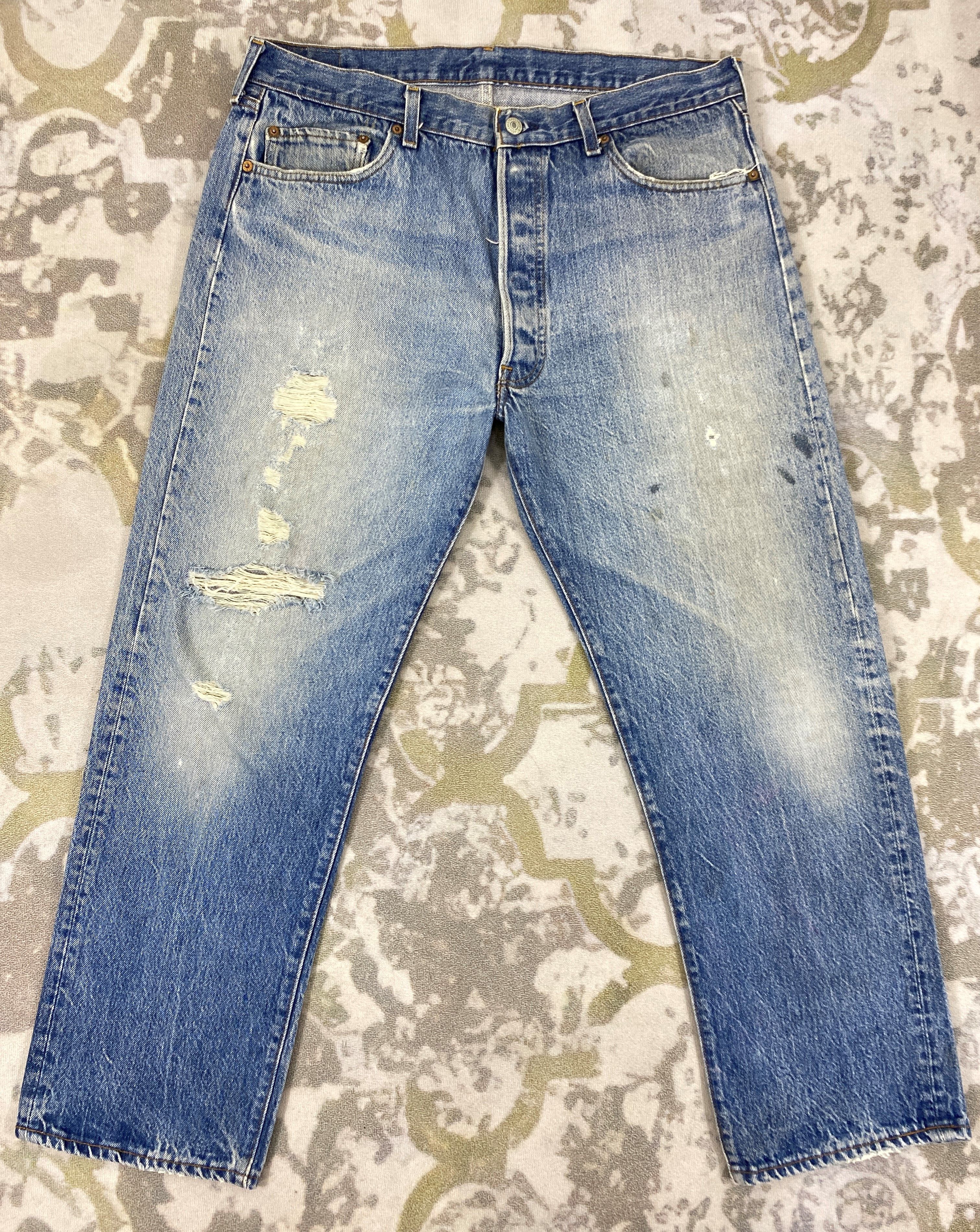 Blue Distressed Vintage Levi's 501 Jeans 35x27.5 - JN1592