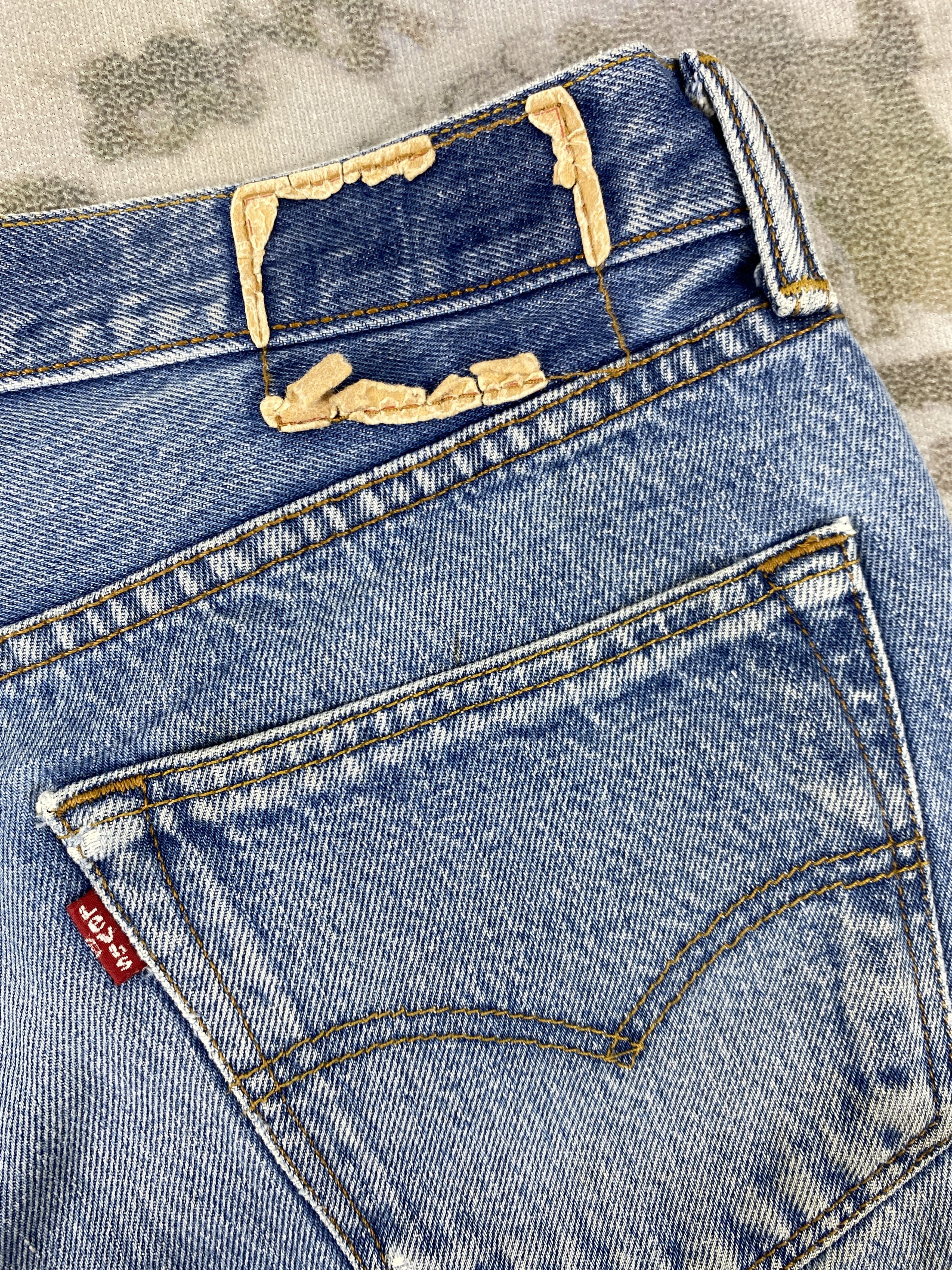 Levi's Wash Blue Vintage Levi's 501 Jeans 32x33 Denim - JN1599 Size US 32 / EU 48 - 11 Thumbnail