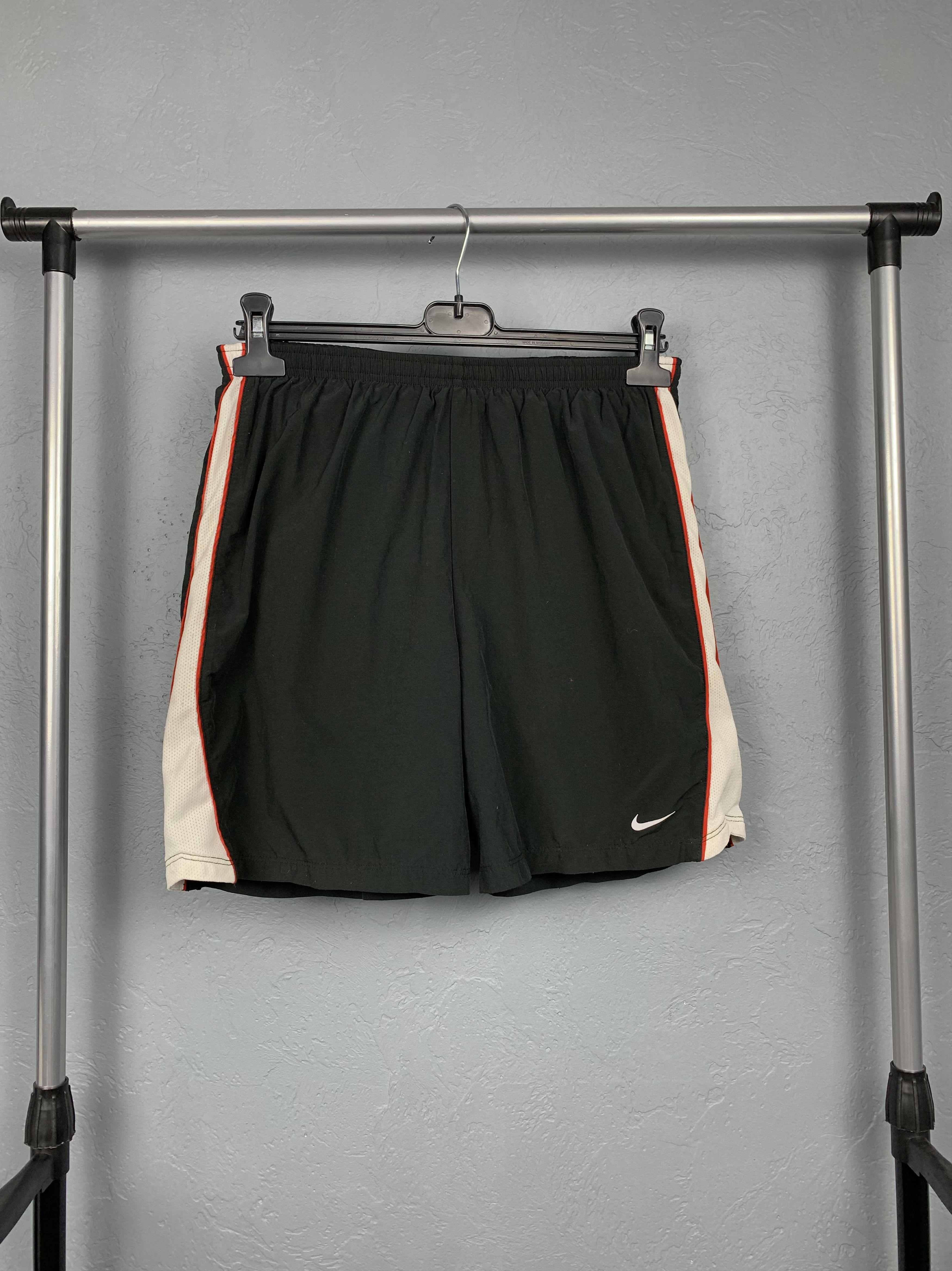 Nike Nike 90s Vintage Nylon Swoosh Mens Shorts Size US 30 / EU 46 - 1 Thumbnail