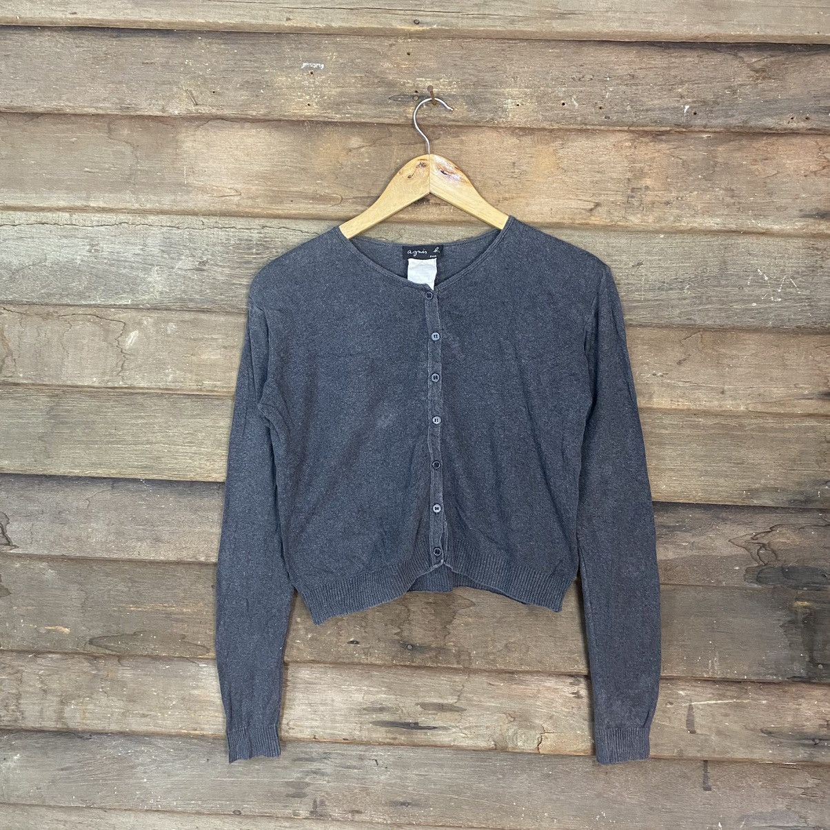 image of Aran Isles Knitwear x Cardigan Vintage Ladies Cardigan Sweatshirt Knitwear By Japan in Grey (Size M