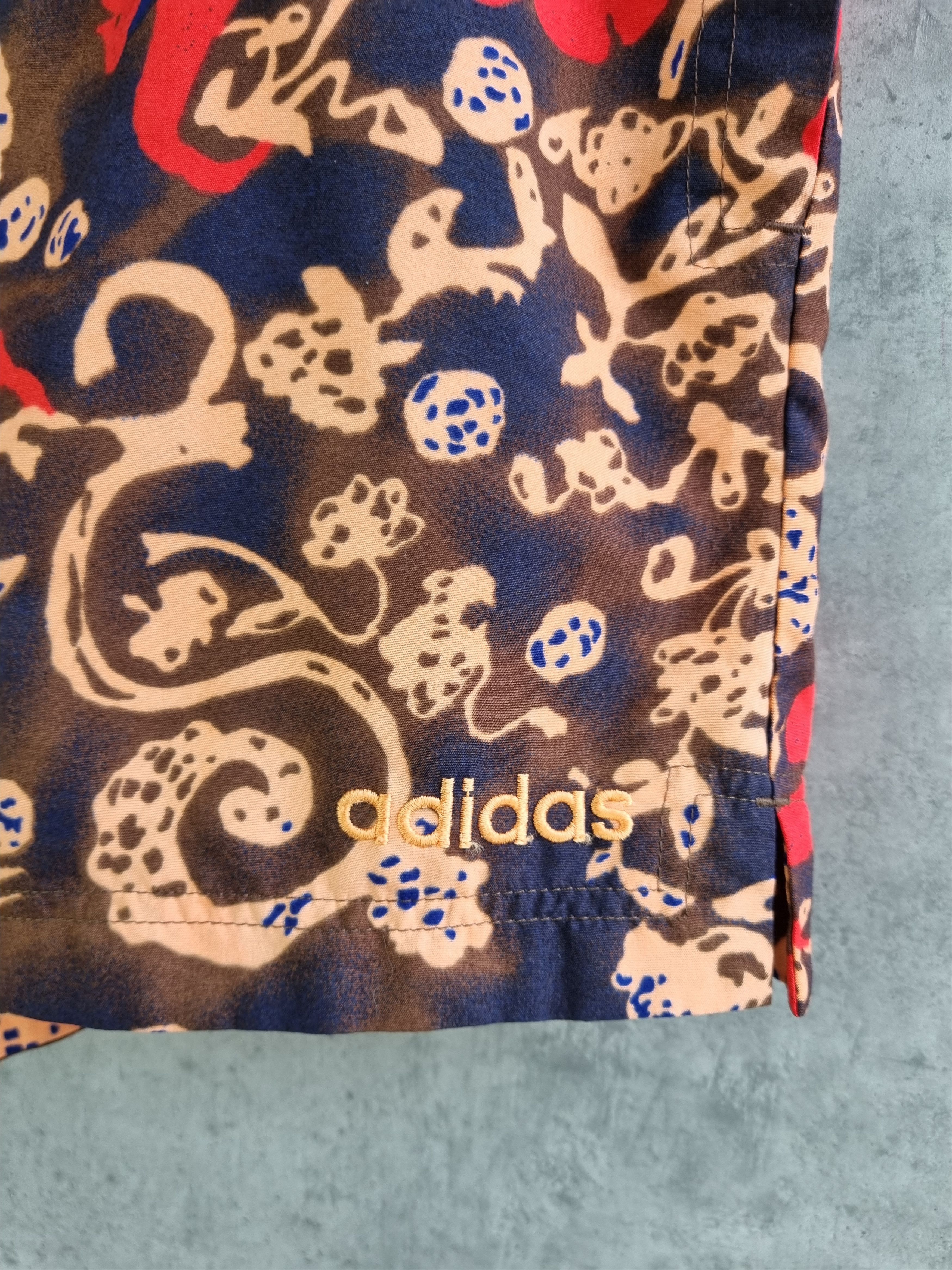 Adidas × Vintage Adidas Hawaiian Floral Print Swimming Sport Shorts Size US 33 - 2 Thumbnail