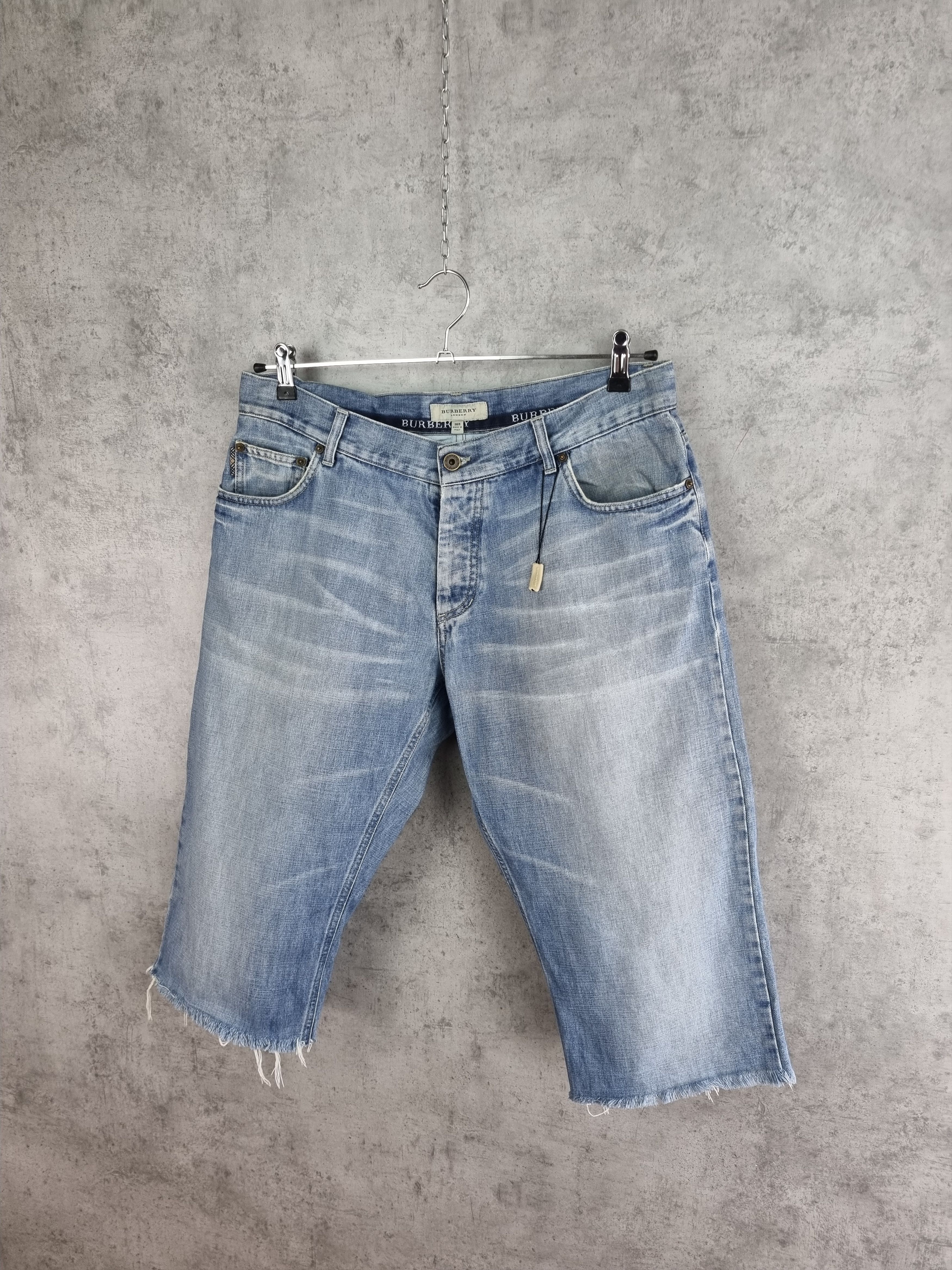 Burberry Denim Buttons Fly Relaxed Fit Distressed Shorts