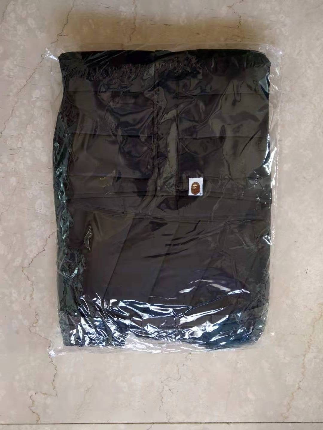 Bape Bape logo black puffer jacket Size US M / EU 48-50 / 2 - 3 Thumbnail