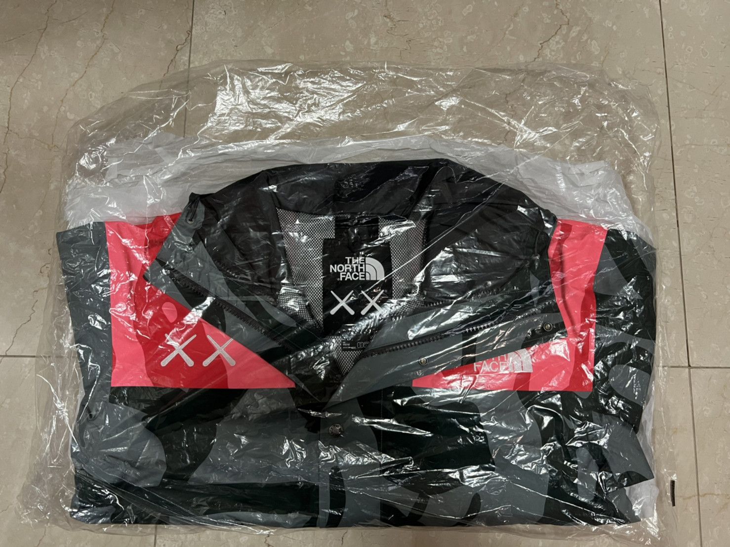 Kaws × The North Face KAWS x The North Face Mountain Parka Jacket Green/Red Size US M / EU 48-50 / 2 - 6 Thumbnail
