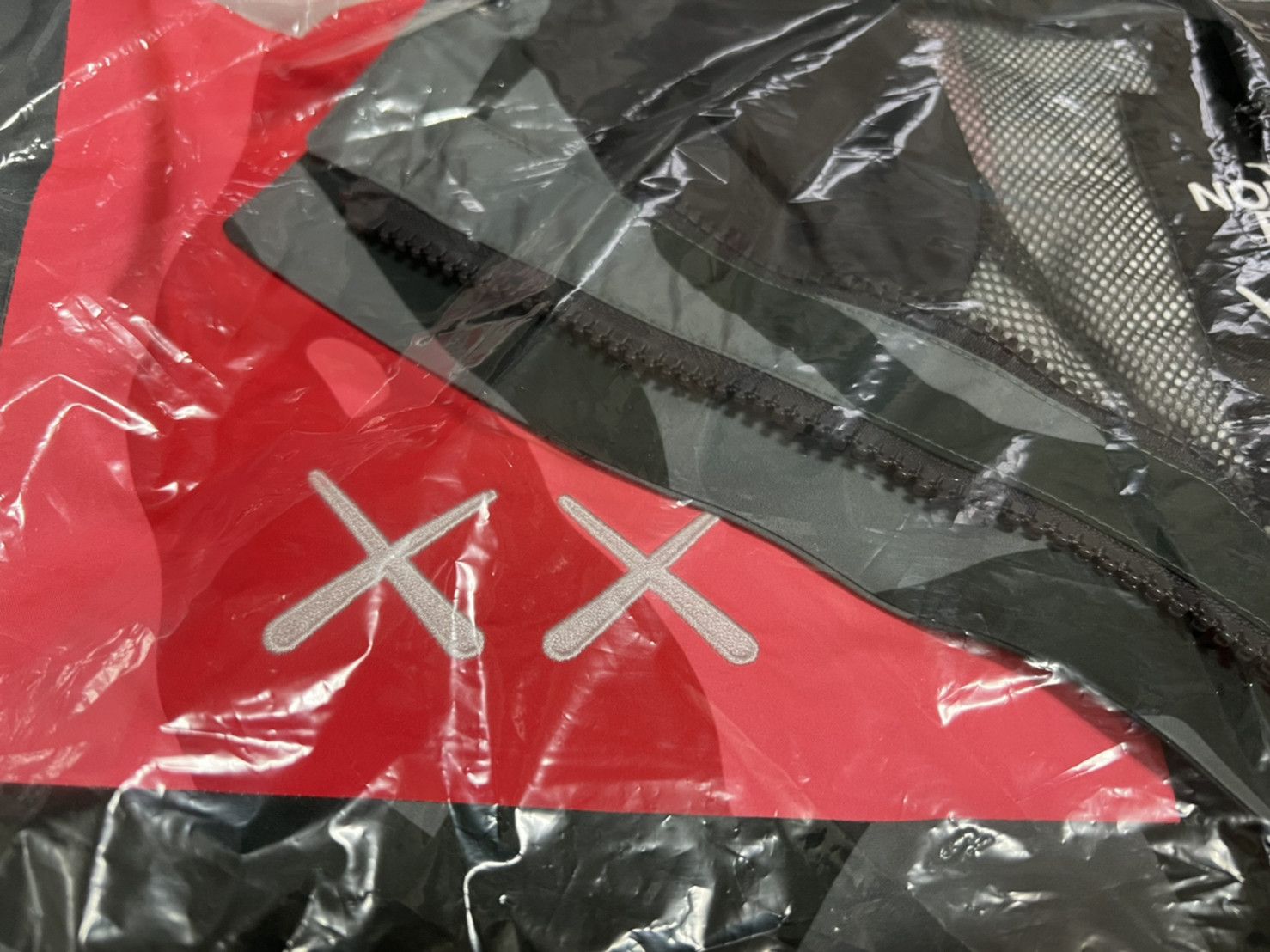 Kaws × The North Face KAWS x The North Face Mountain Parka Jacket Green/Red Size US M / EU 48-50 / 2 - 8 Thumbnail