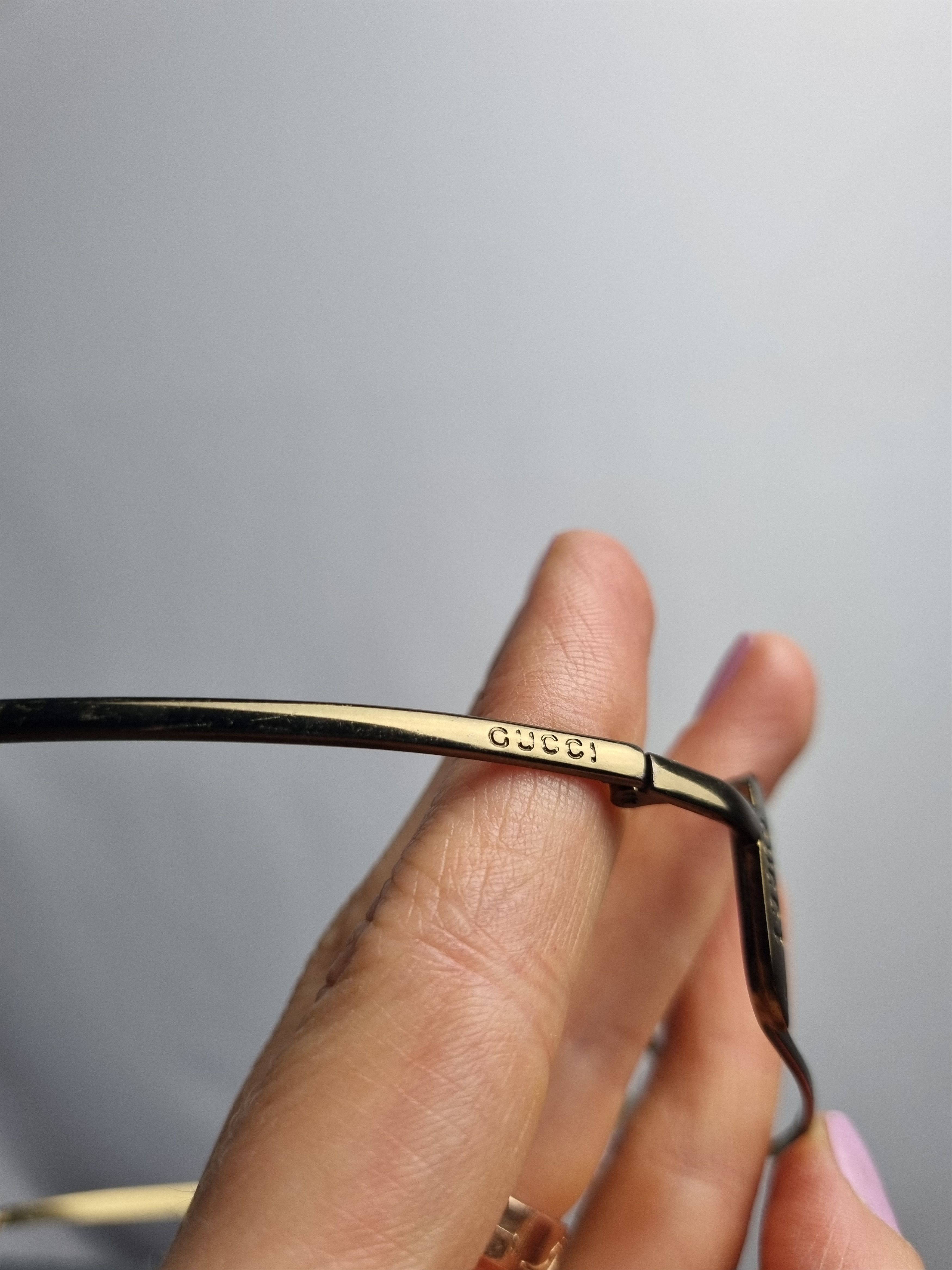 Gucci 90s Gold Frame of Gucci Gravure Vintage Sunglasses Size ONE SIZE - 10 Thumbnail