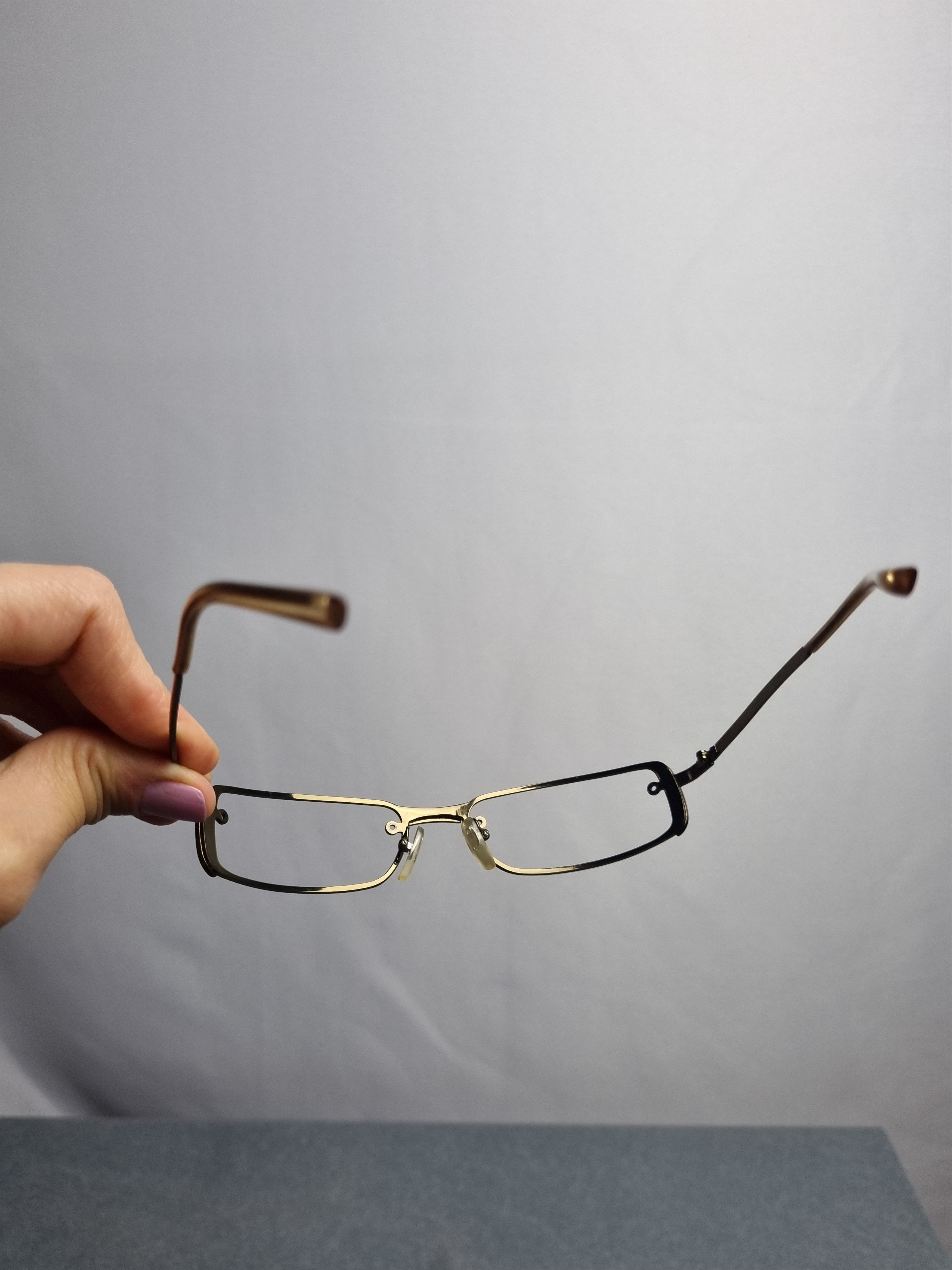 Gucci 90s Gold Frame of Gucci Gravure Vintage Sunglasses Size ONE SIZE - 3 Thumbnail