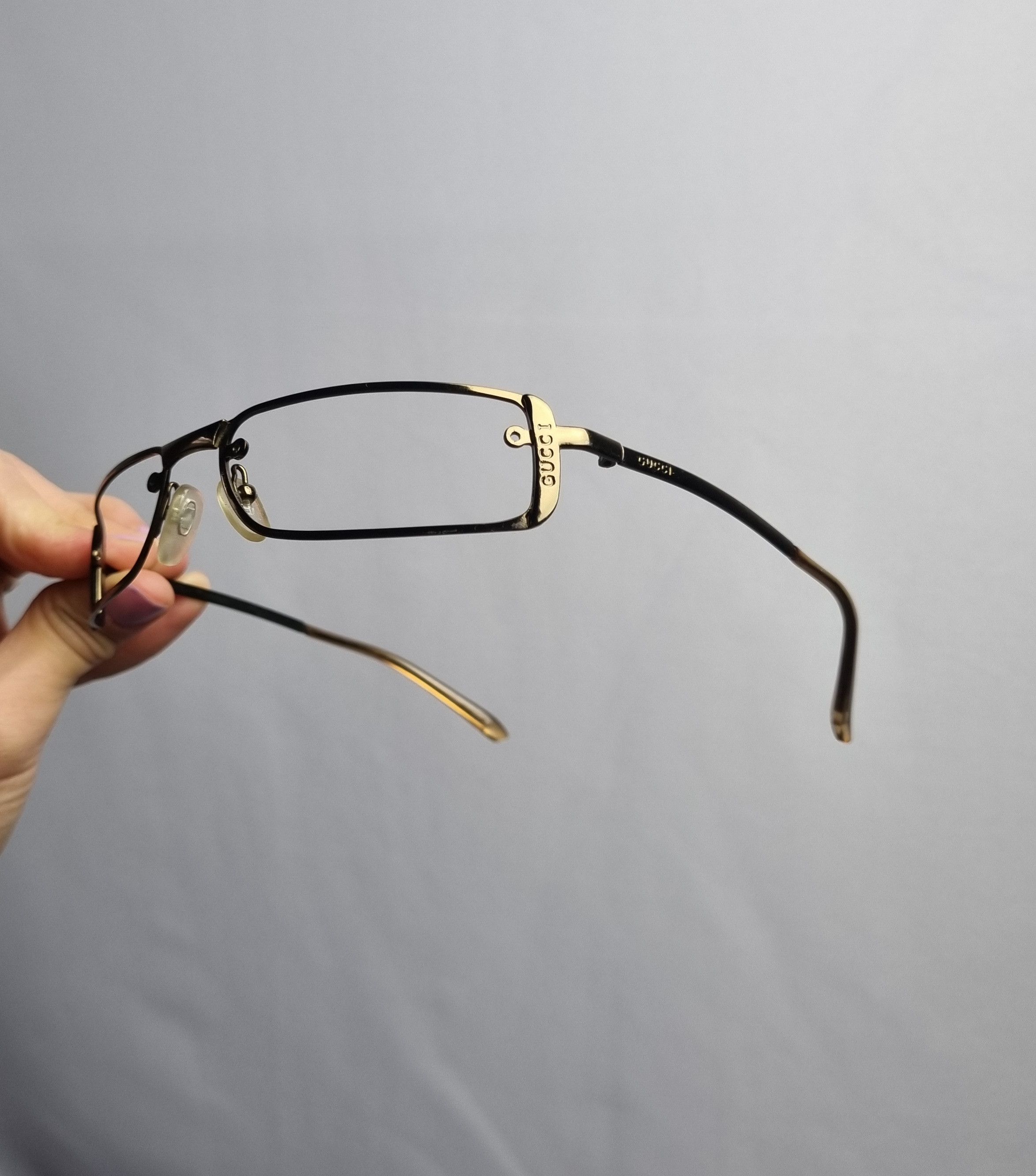 Gucci 90s Gold Frame of Gucci Gravure Vintage Sunglasses Size ONE SIZE - 1 Thumbnail