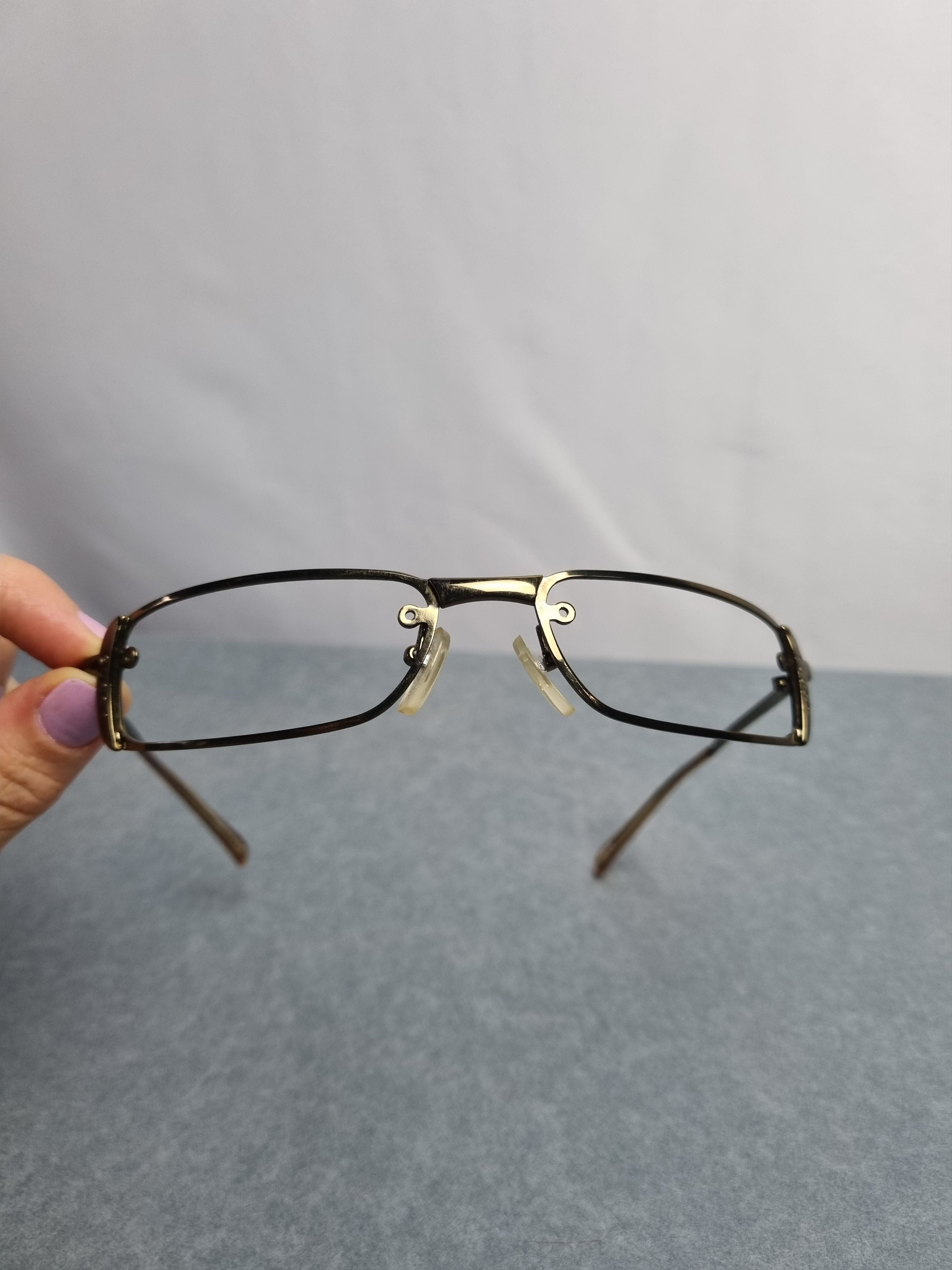 Gucci 90s Gold Frame of Gucci Gravure Vintage Sunglasses Size ONE SIZE - 2 Thumbnail