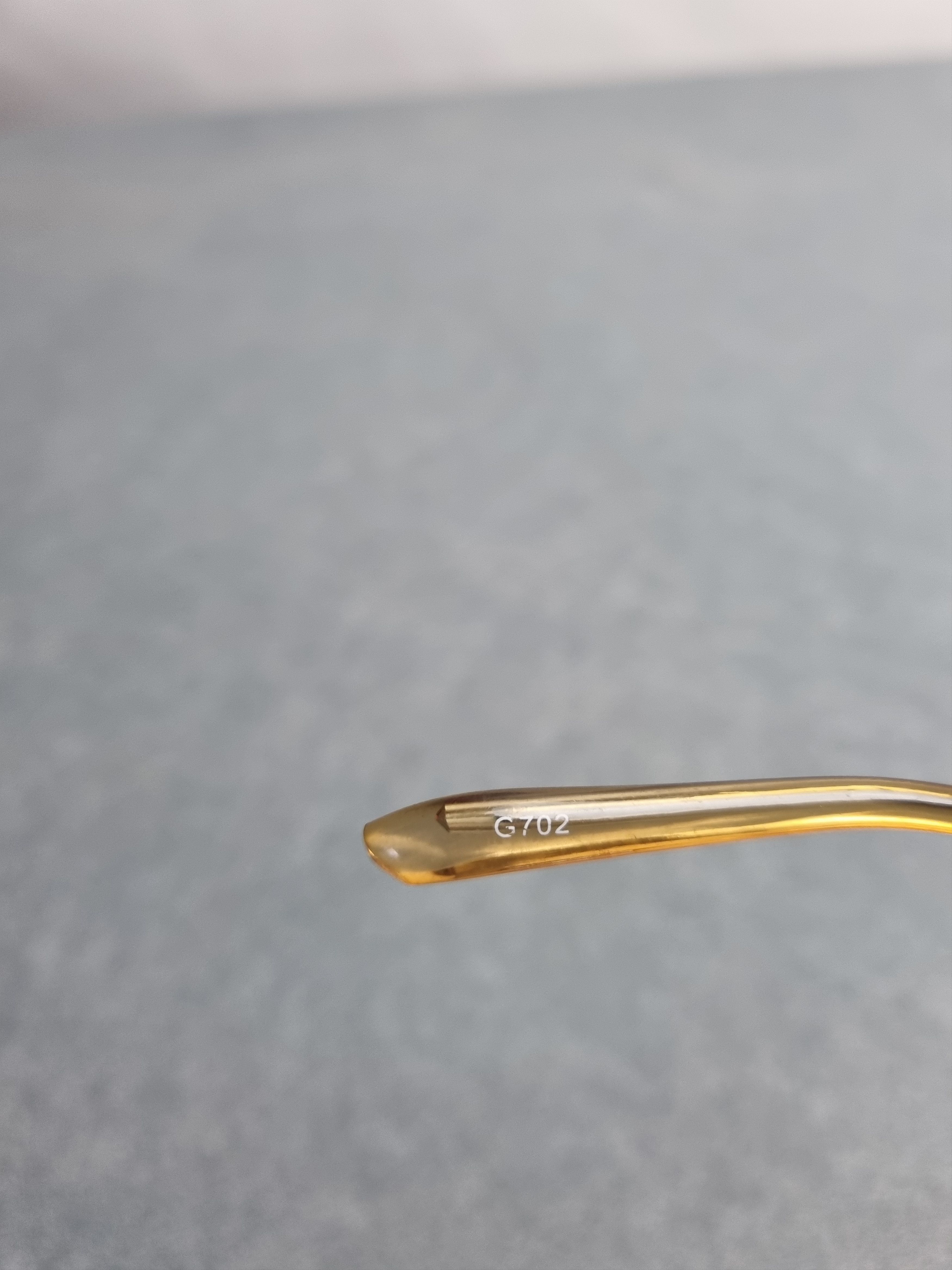 Gucci 90s Gold Frame of Gucci Gravure Vintage Sunglasses Size ONE SIZE - 12 Thumbnail
