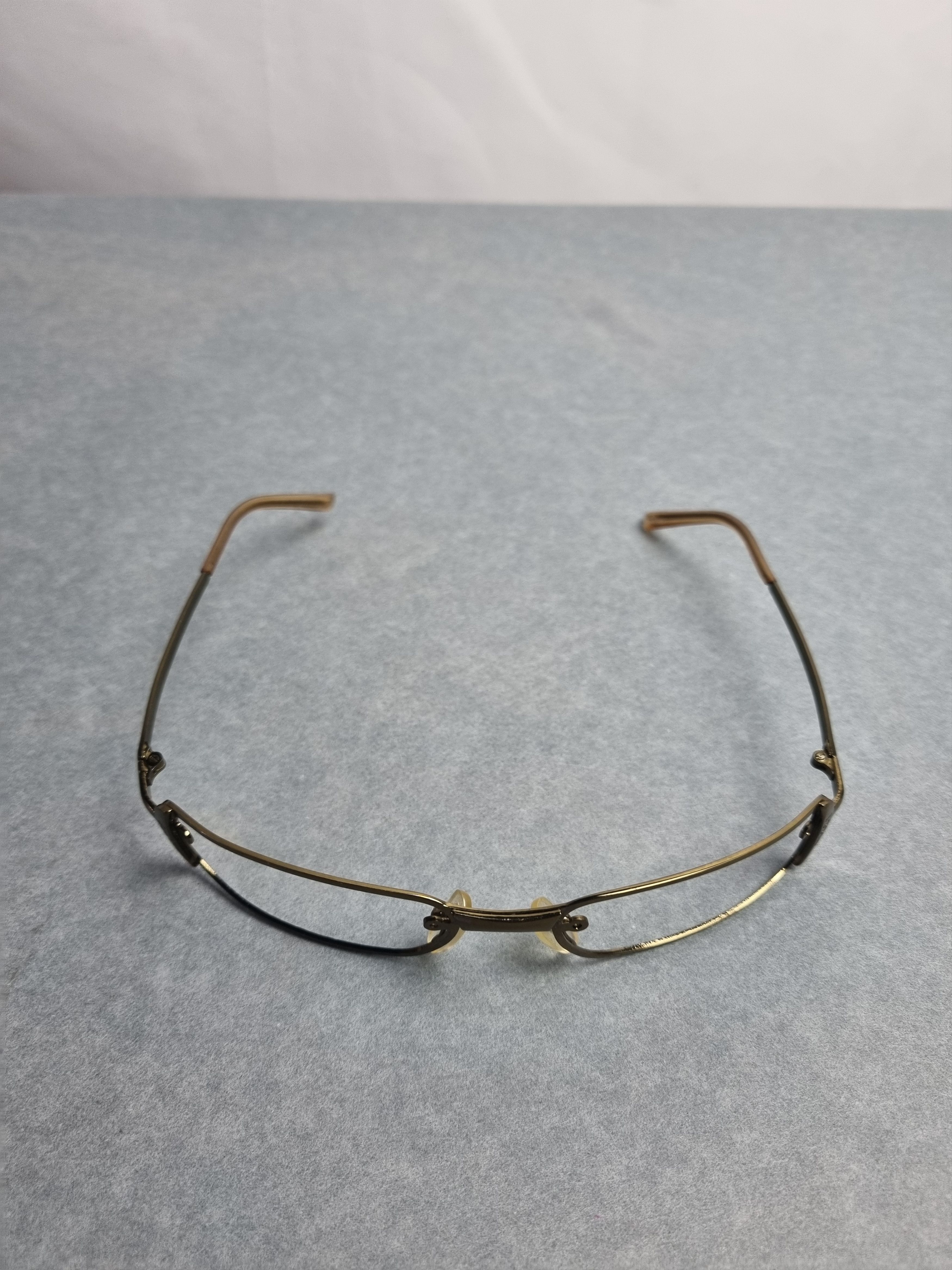 Gucci 90s Gold Frame of Gucci Gravure Vintage Sunglasses Size ONE SIZE - 6 Thumbnail