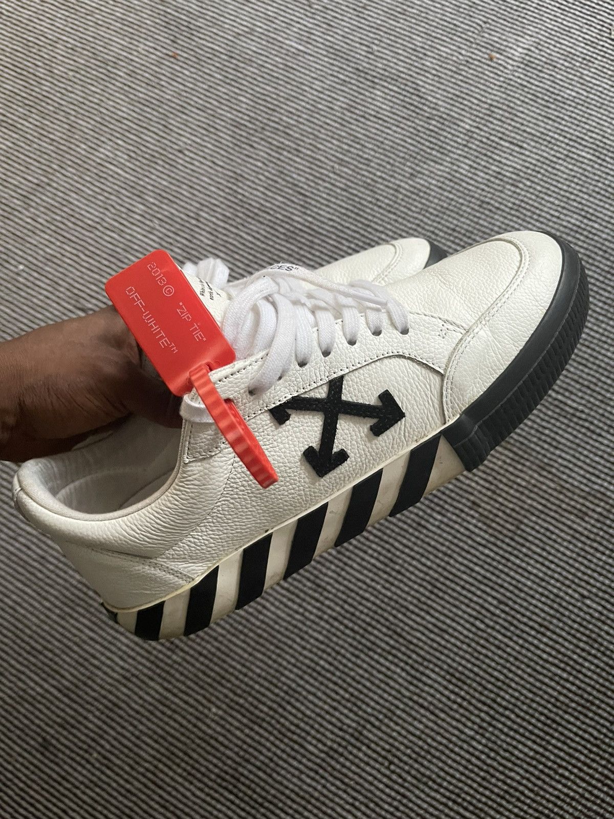 offwhite vulc