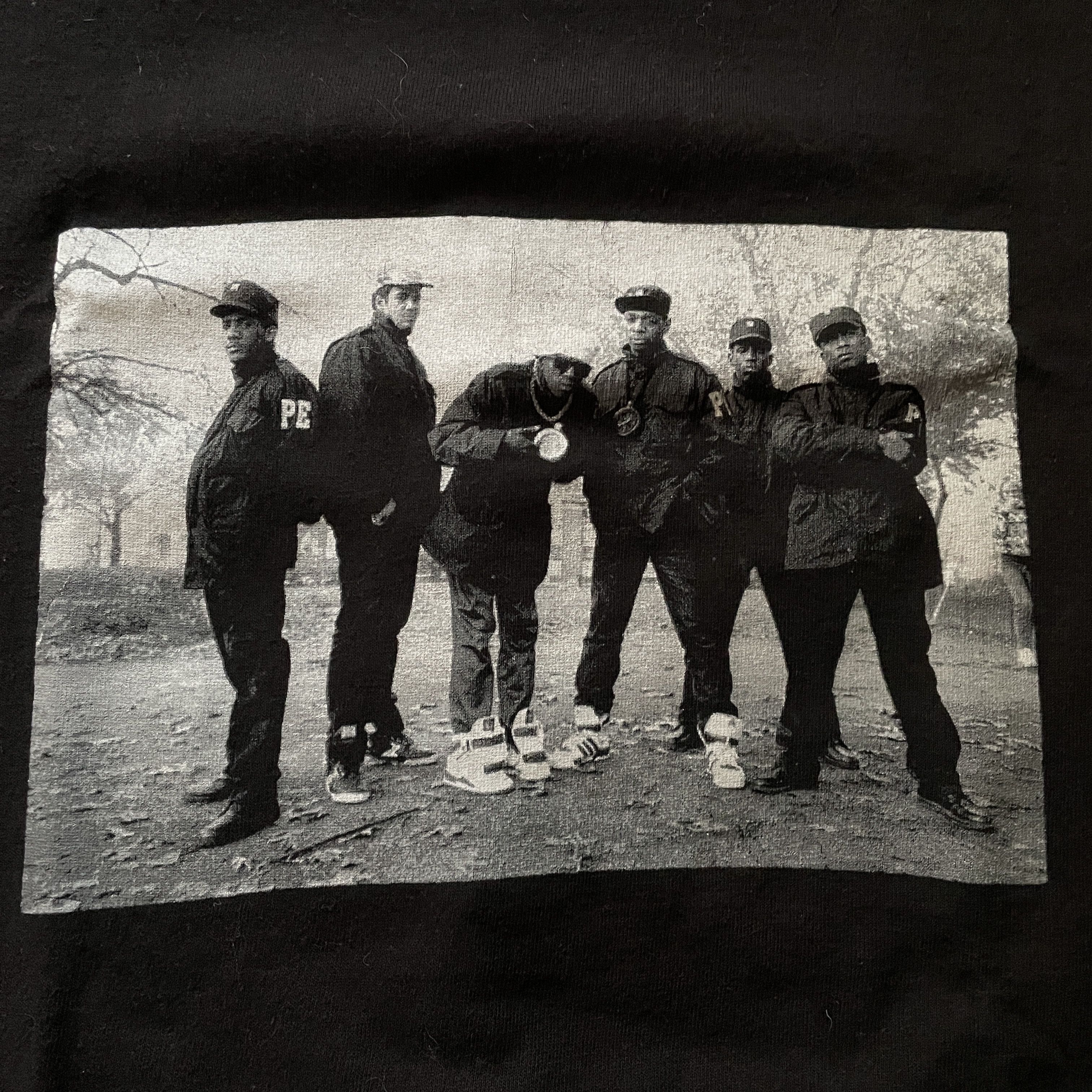 Public Enemy × Supreme Supreme x Public Enemy - PE Photoshoot Tee Shirt SS05 2005 Size US M / EU 48-50 / 2 - 2 Thumbnail