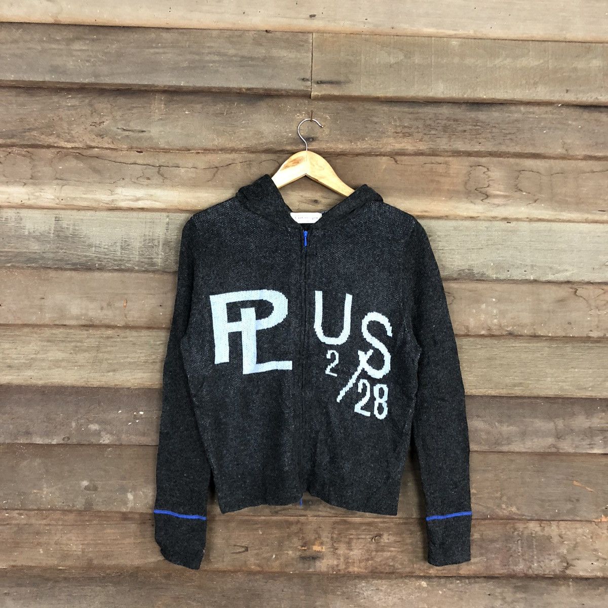 VINTAGE Sweatshirt Hoodie by Cest Moijeu FEMME
