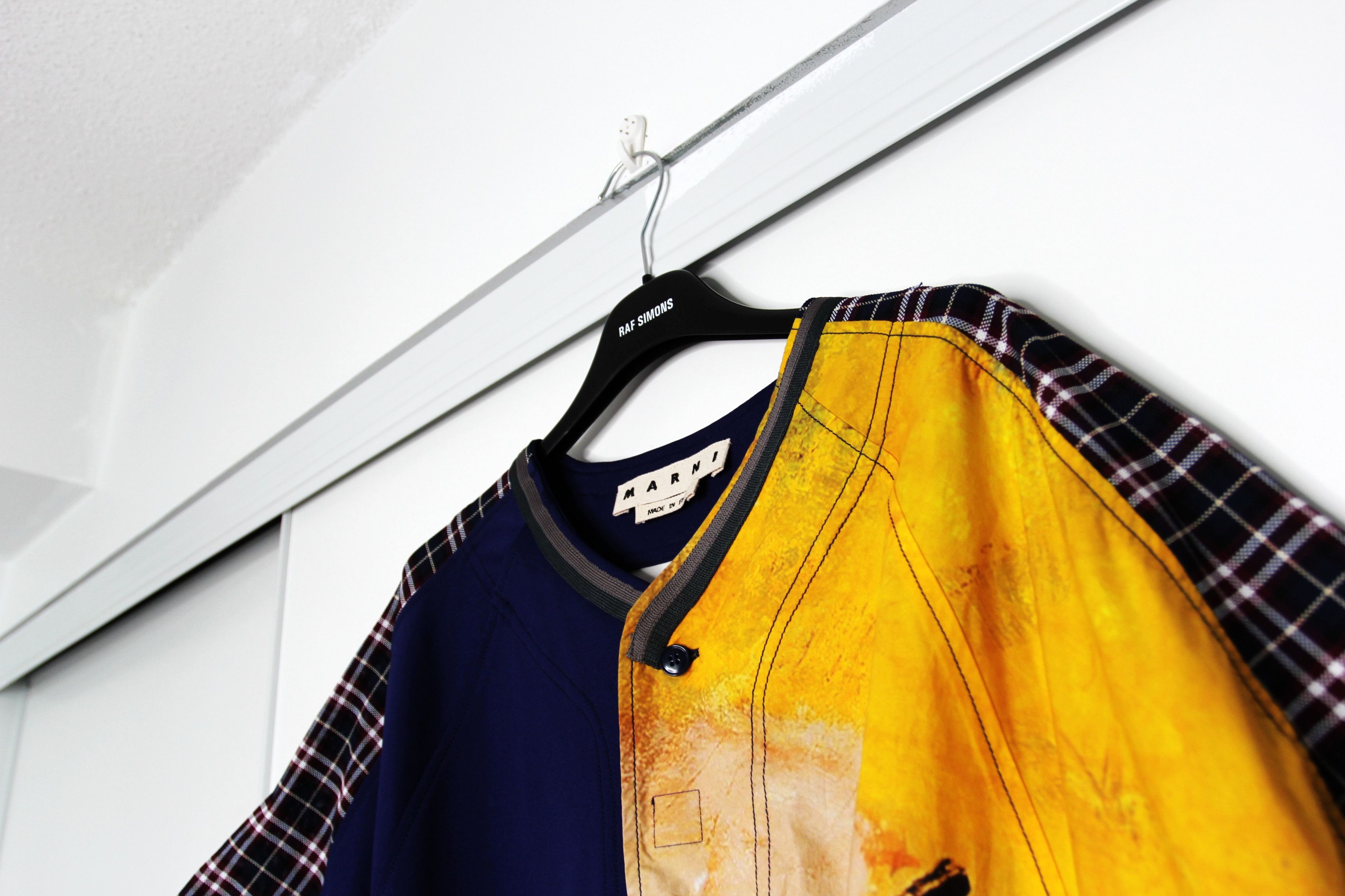 Marni SS19 MARNI OVERSIZED PRINTED COLLAGE SHIRT 48 Size US M / EU 48-50 / 2 - 4 Thumbnail