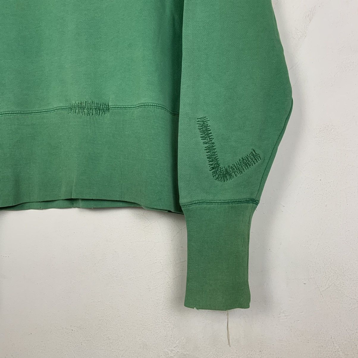 Champion Vintage Champion Distressed Crewneck Sweatshirt Size US S / EU 44-46 / 1 - 2 Thumbnail