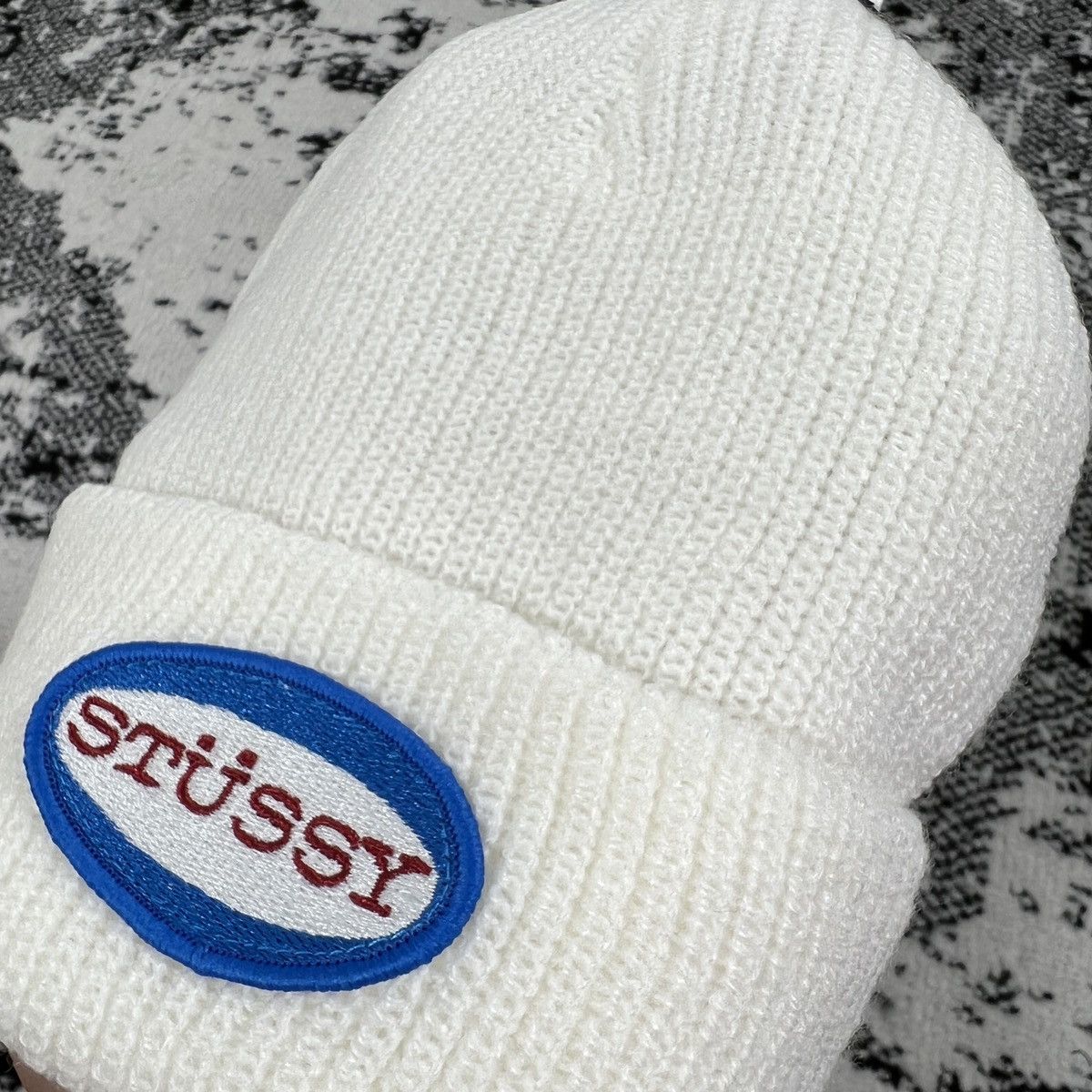 Other ❄️ RARE OVAL PATCH CUFF BEANIE HAT - WHITE - OS Size ONE SIZE - 3 Thumbnail