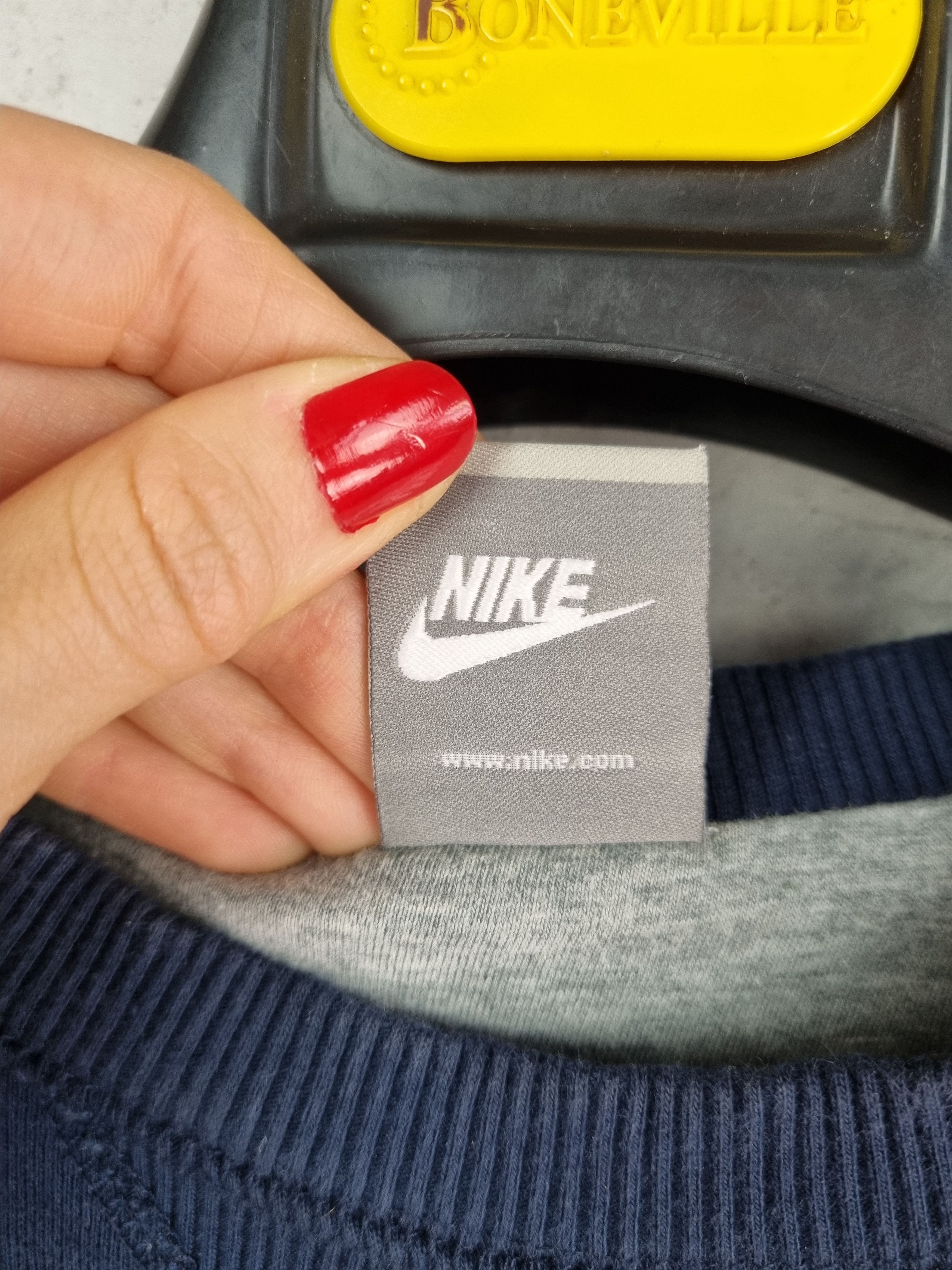 Nike × Vintage Nike Small Swoosh Navy Sweatshirt Size US L / EU 52-54 / 3 - 8 Thumbnail
