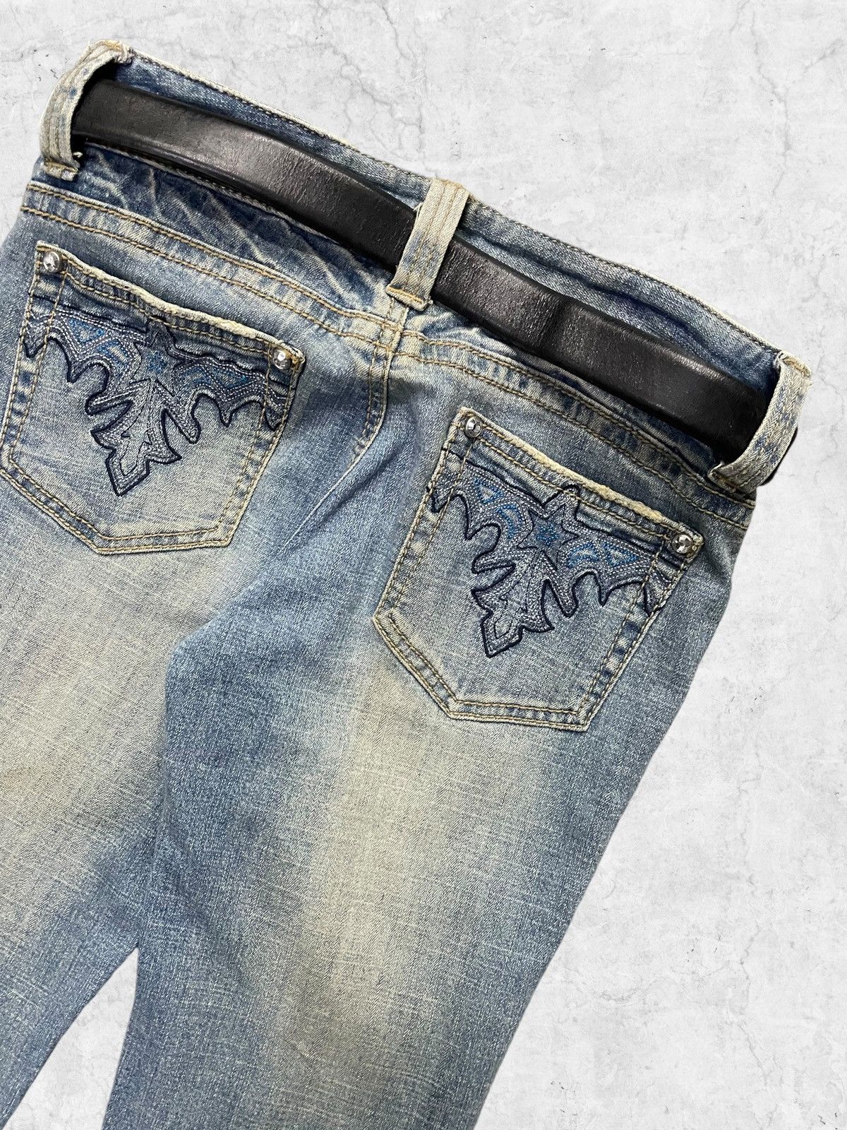 Tornado Mart × Vintage Vintage Jouer Aux Embroidered Flared Denim With Leather Belt Size US 28 / EU 44 - 7 Thumbnail
