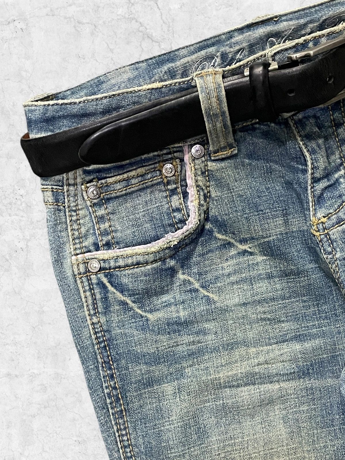 Tornado Mart × Vintage Vintage Jouer Aux Embroidered Flared Denim With Leather Belt Size US 28 / EU 44 - 5 Thumbnail