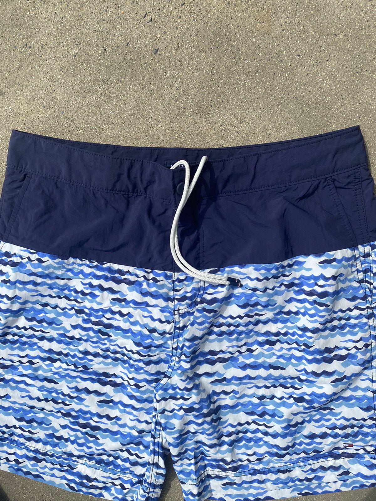 Tommy Hilfiger Vintage Tommy Hilfiger swim trunks Size US 36 / EU 52 - 5 Thumbnail