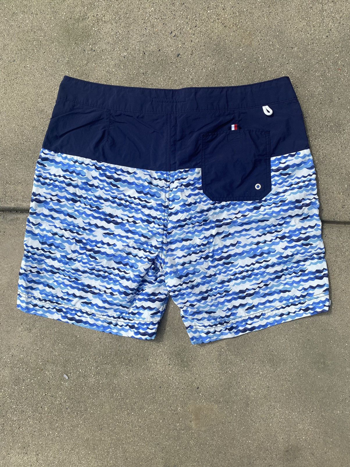 Tommy Hilfiger Vintage Tommy Hilfiger swim trunks Size US 36 / EU 52 - 6 Thumbnail