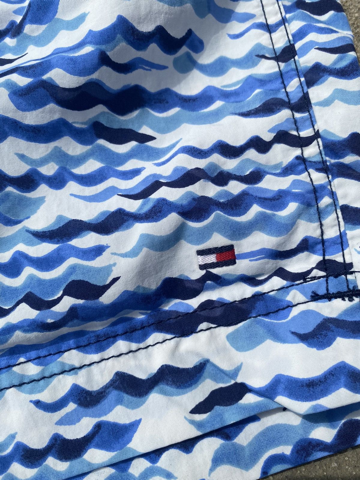 Tommy Hilfiger Vintage Tommy Hilfiger swim trunks Size US 36 / EU 52 - 4 Thumbnail