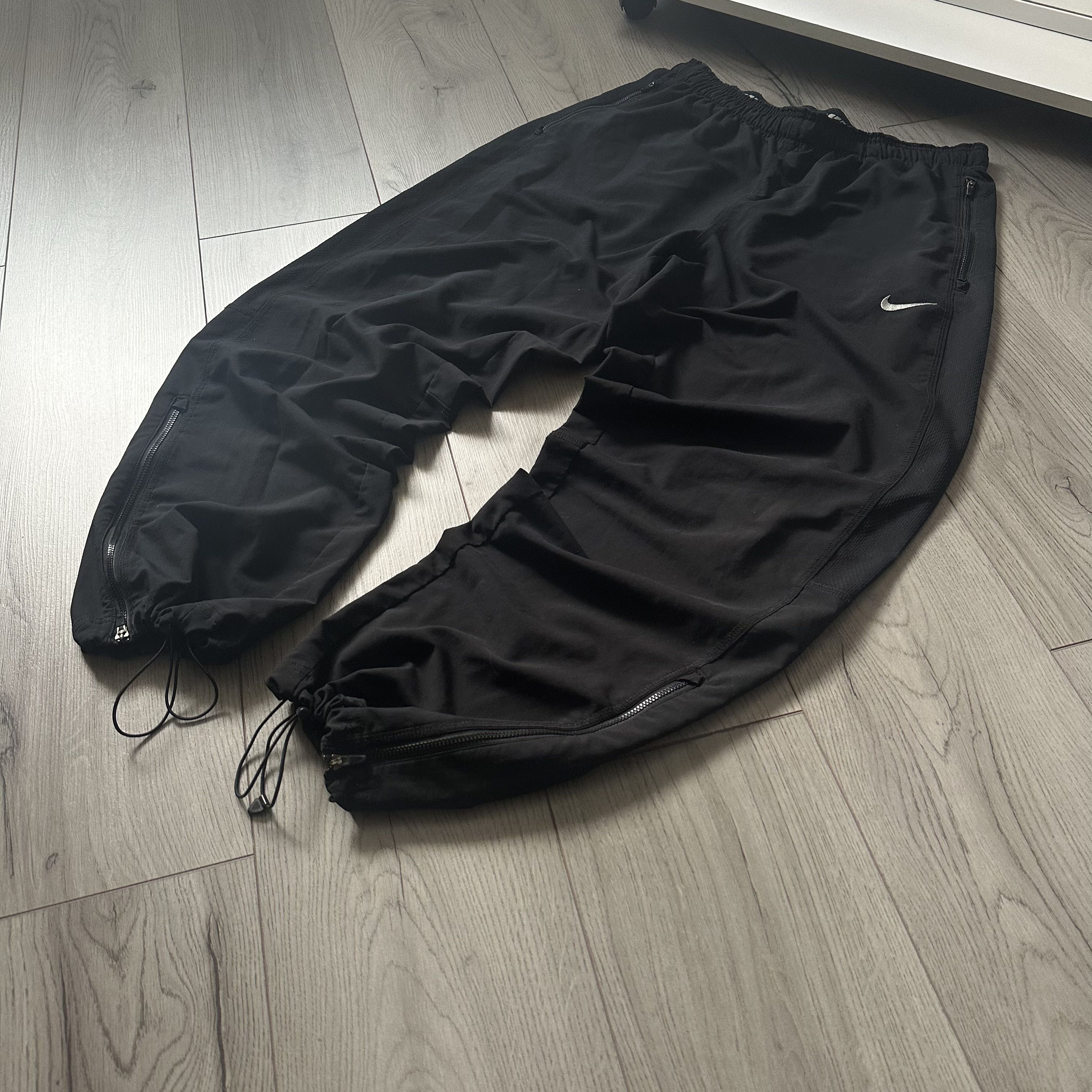 Nike NIKE BAGGY NYLON TRACK PANTS VINTAGE Size US 34 / EU 50 - 1 Thumbnail