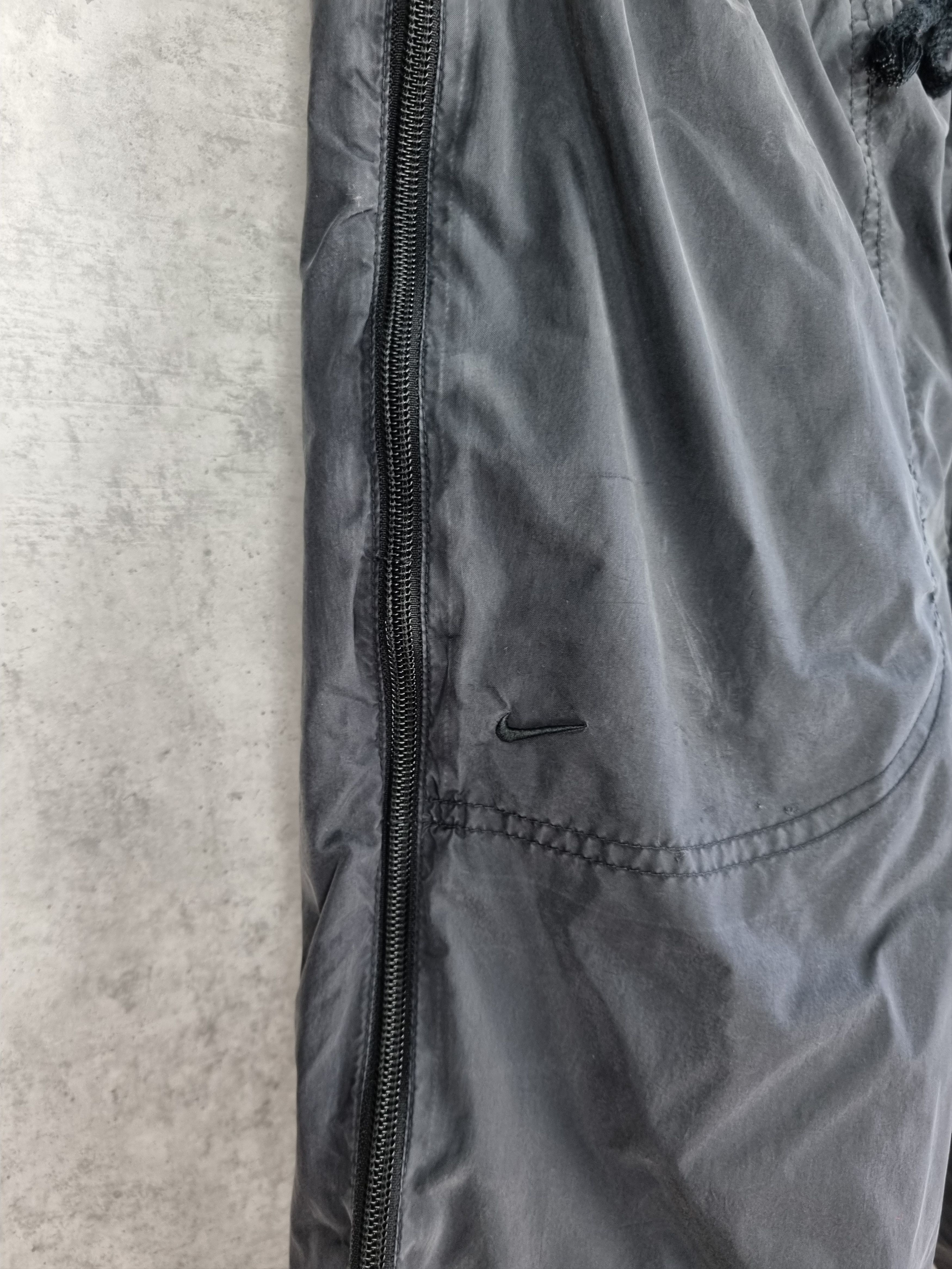 Nike × Vintage Rare Design Nike Nylon Light Shorts Size US 31 - 16 Thumbnail