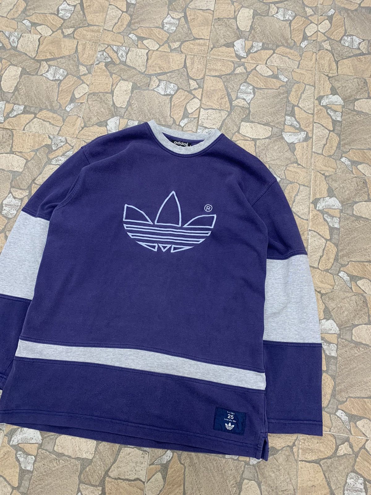 Other Vintage Adidas Big Logo Sweatshirt Long sleeve Size US S / EU 44-46 / 1 - 13 Thumbnail