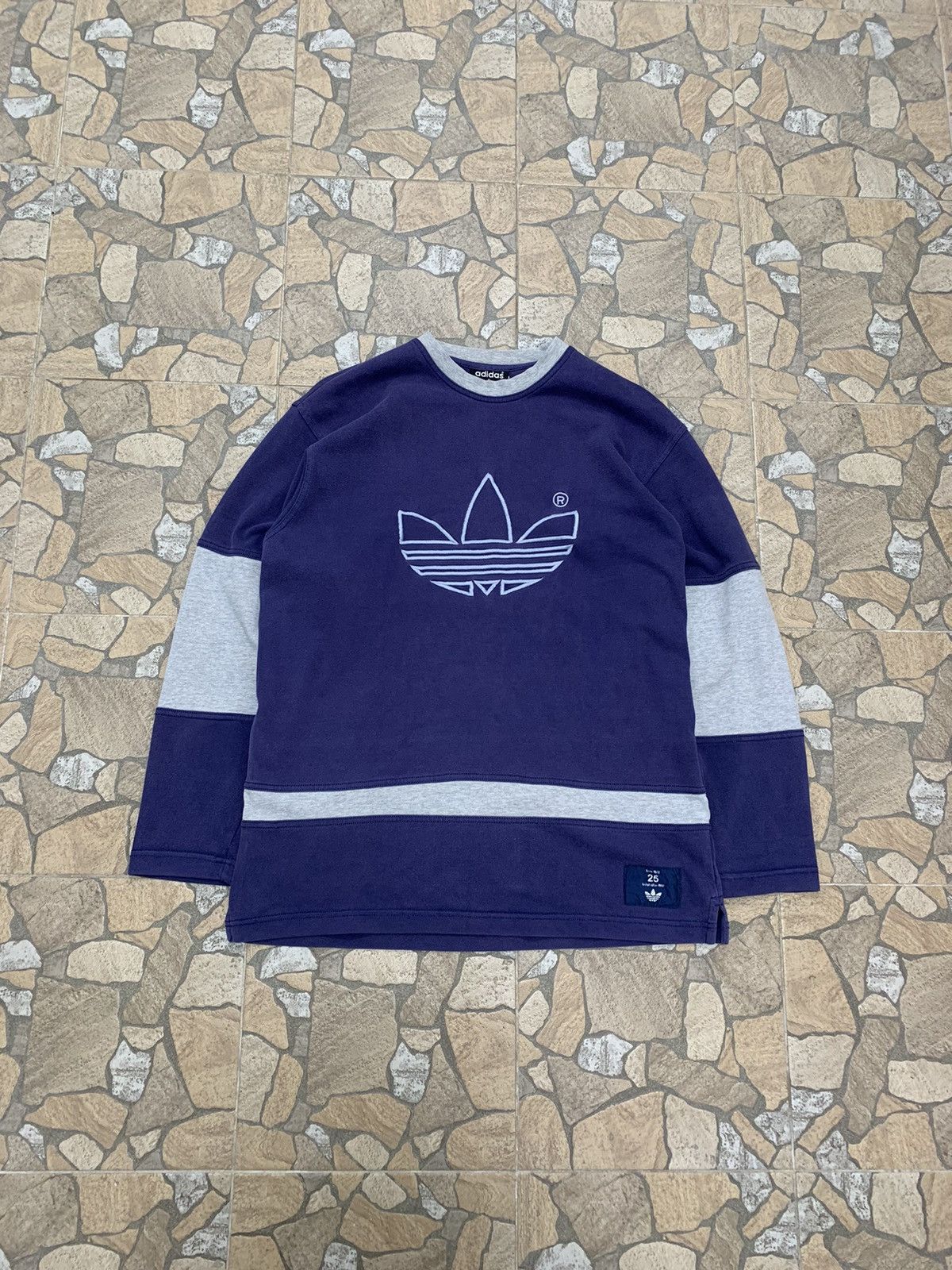 Vintage Adidas Big Logo Sweatshirt Long sleeve