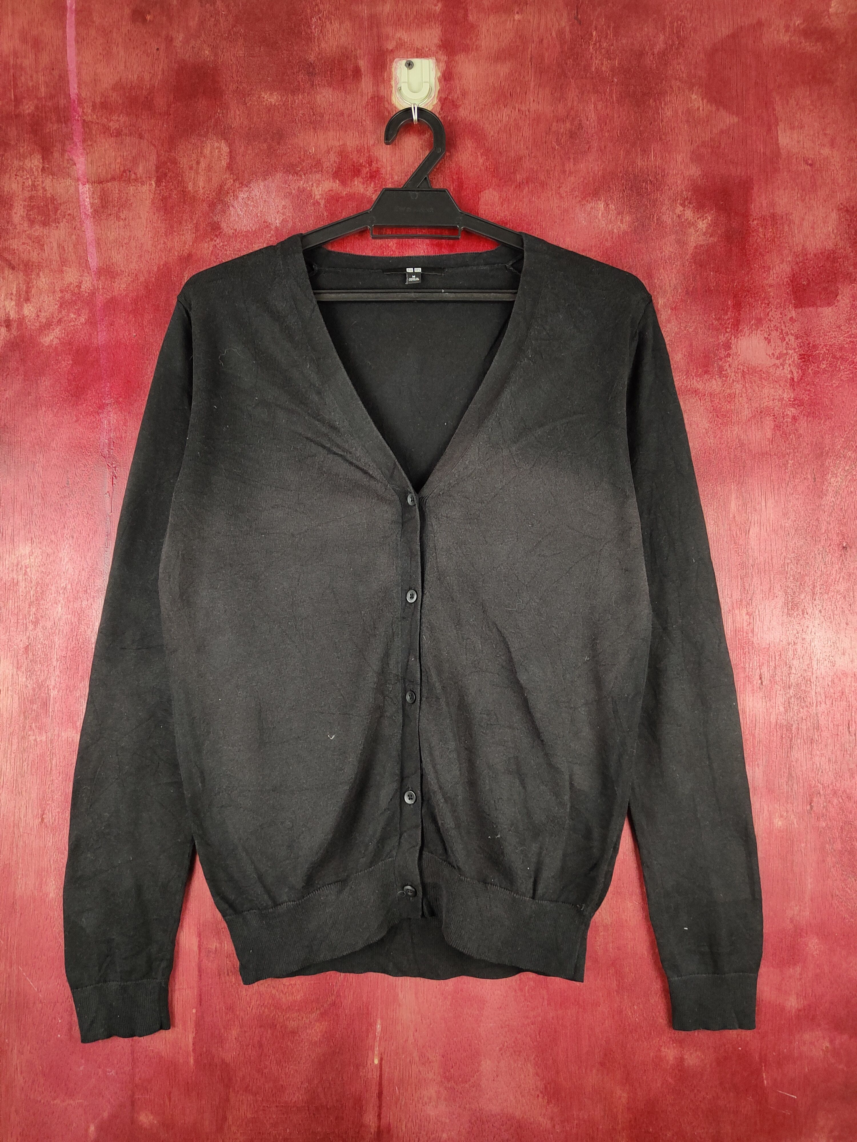 Japanese Brand × Uniqlo Uniqlo japan vintage Black Faded Knitwear Cardigan #S1050 Size M / US 6-8 / IT 42-44 - 1 Thumbnail