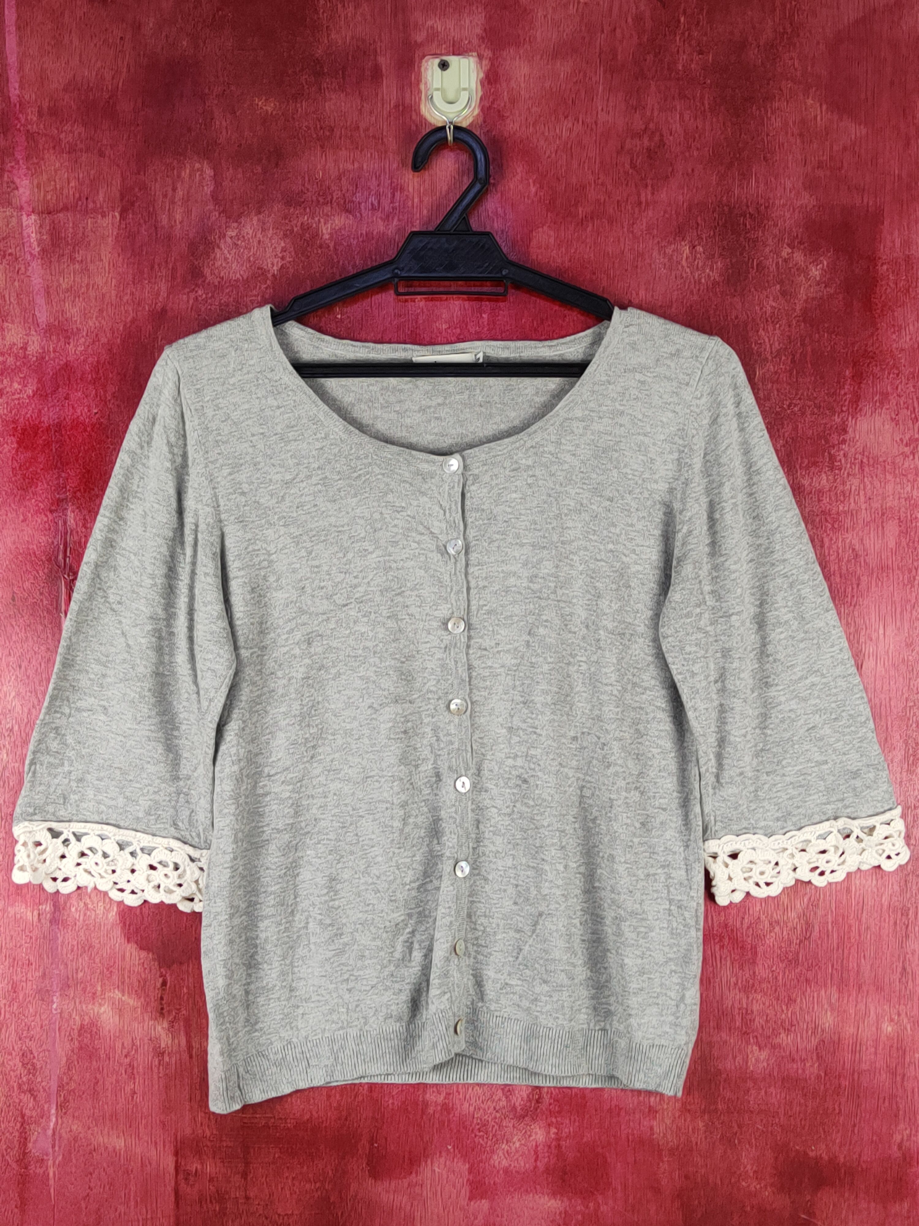 Japanese Brand × Vintage Earth Music & Ecology Gray Knitwear Cardigan #S1070 Size S / US 4 / IT 40 - 1 Thumbnail