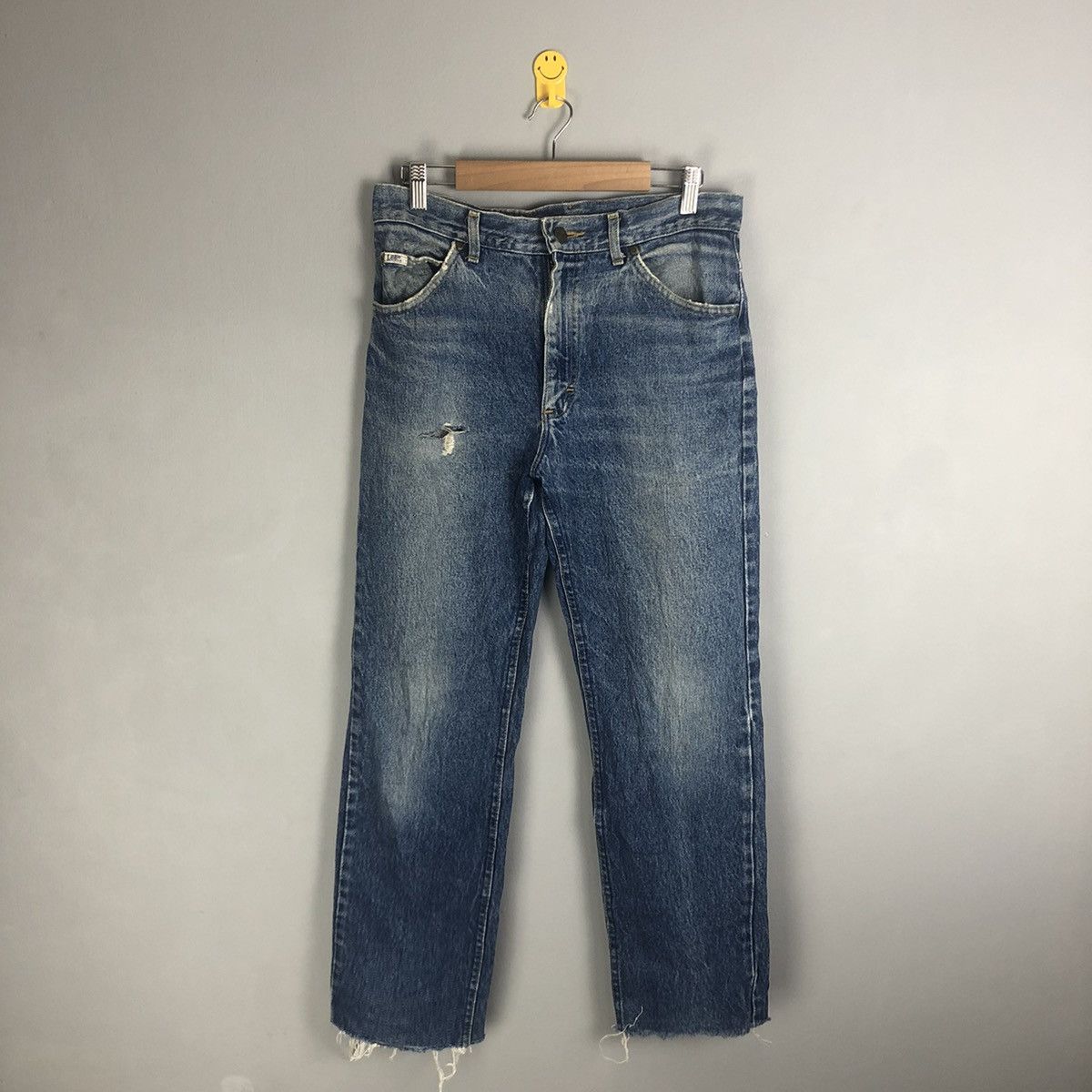 image of Retro Distressed Denim Jeans By Lee (Authentic Vintage) in Blue, Men's (Size 29)