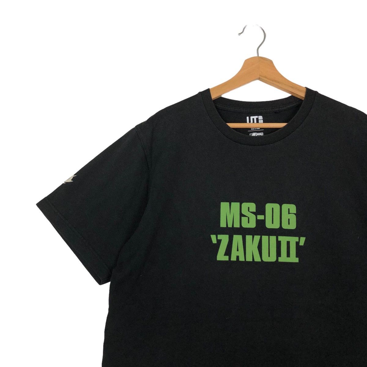 Cartoon Network 🔥90s Vintage Cartoon T-Shirt Uniqlo 40th Anniversery Gunpla Size US M / EU 48-50 / 2 - 6 Thumbnail