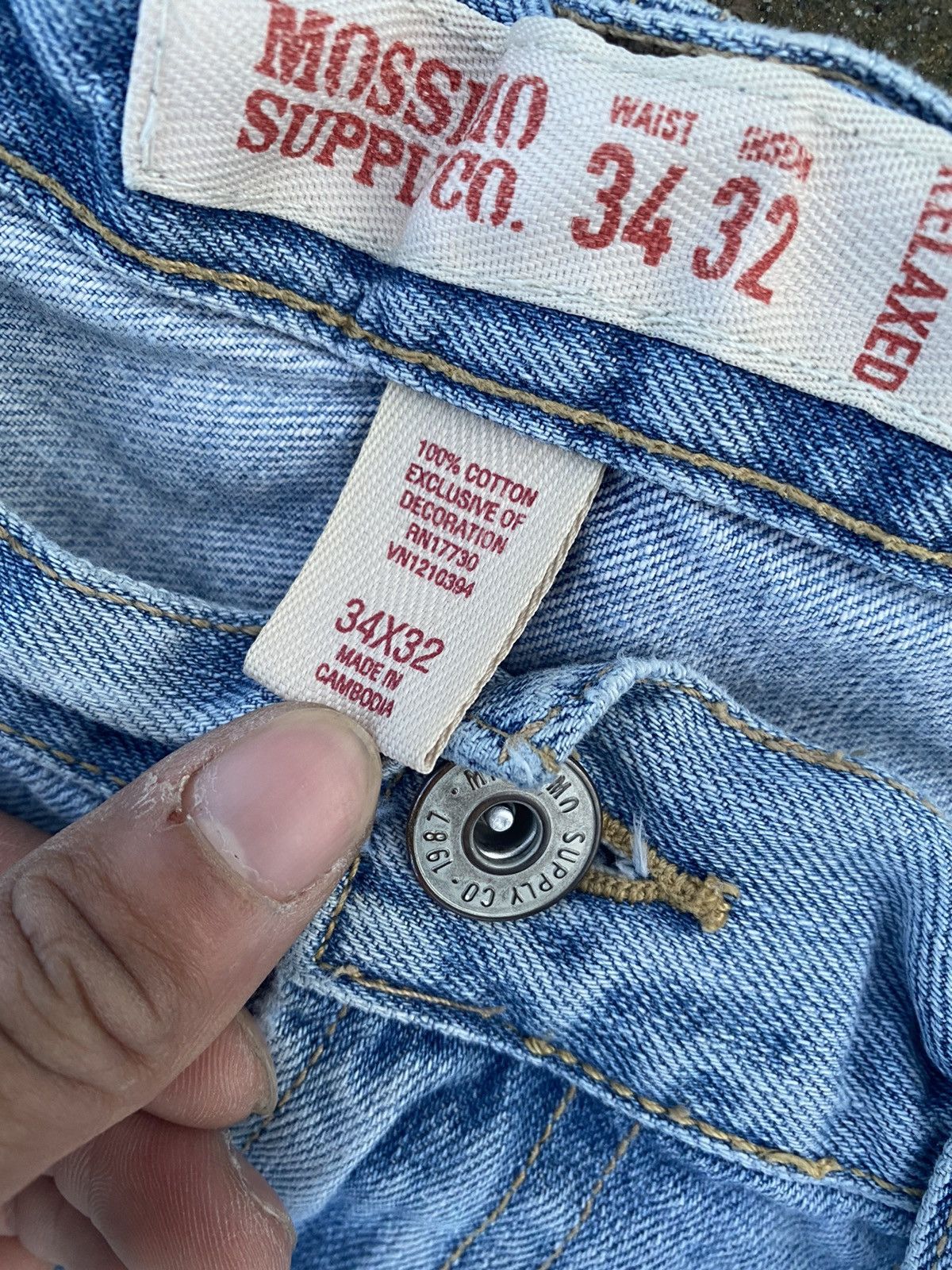 Mossimo Vintage light wash denim Size US 34 / EU 50 - 8 Thumbnail