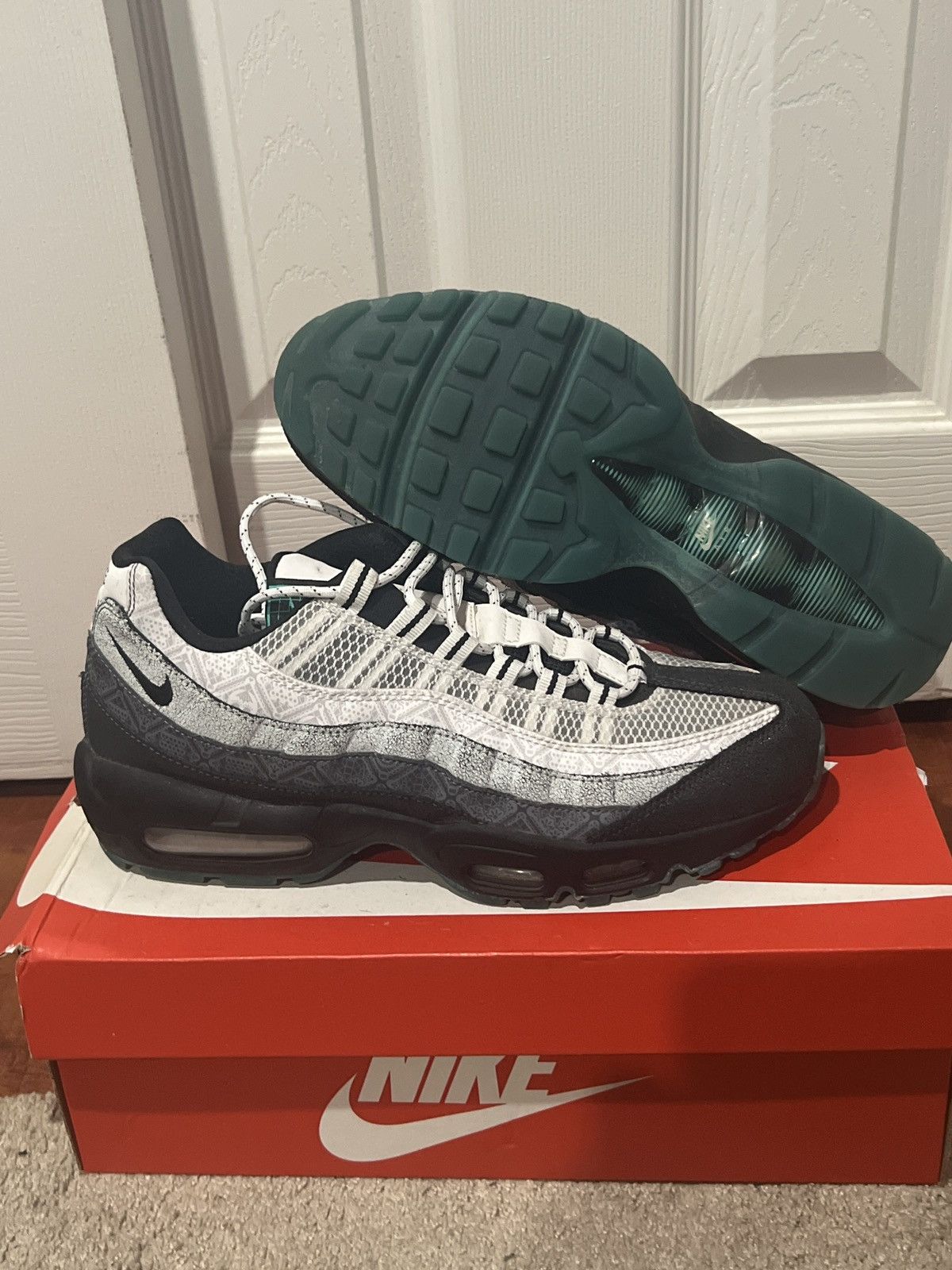 Jordan Brand Nike Air Max 95 Se Day of the Dead Size US 9.5 / EU 42-43 - 1 Thumbnail